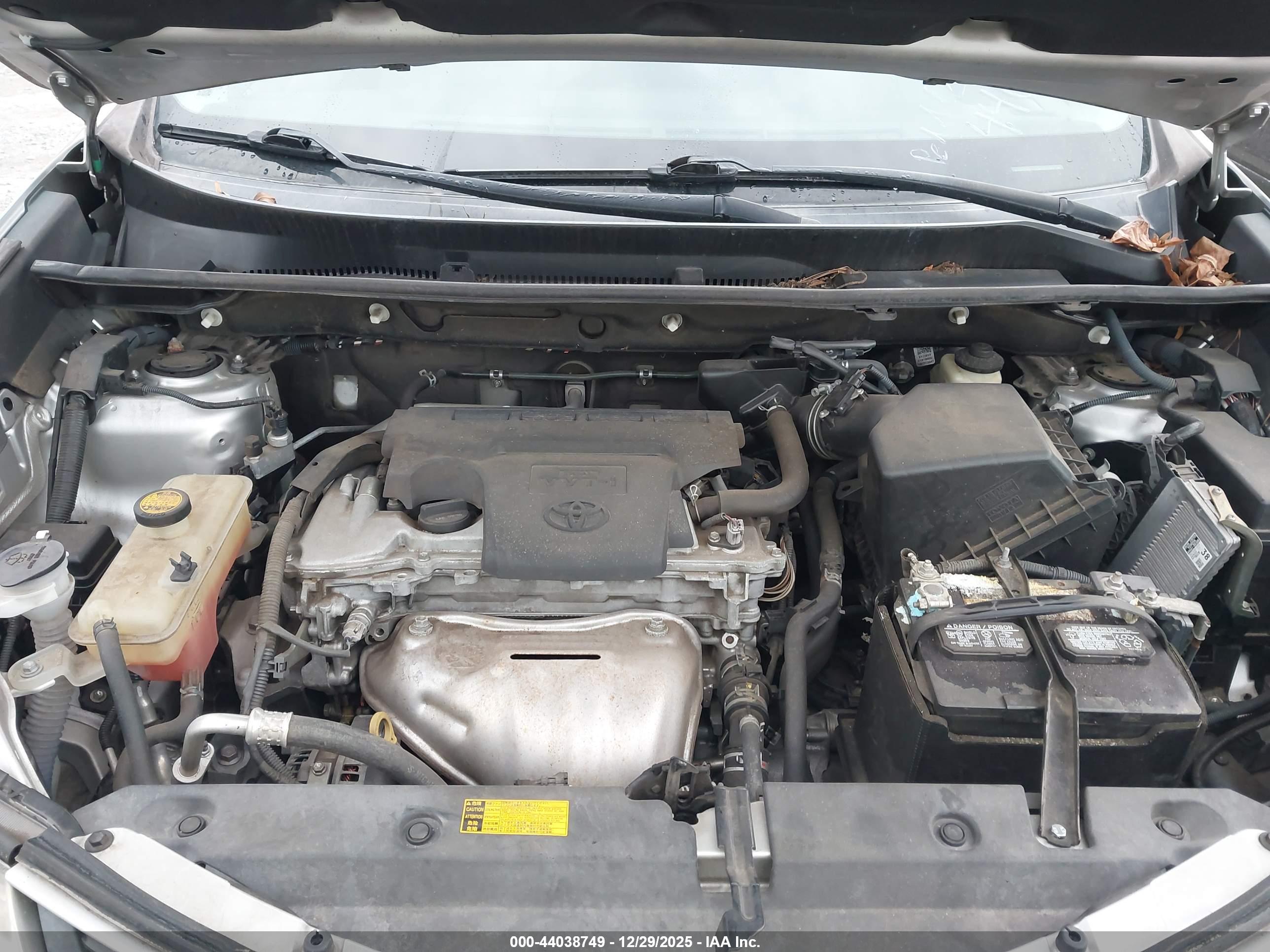 TOYOTA RAV4 image 10