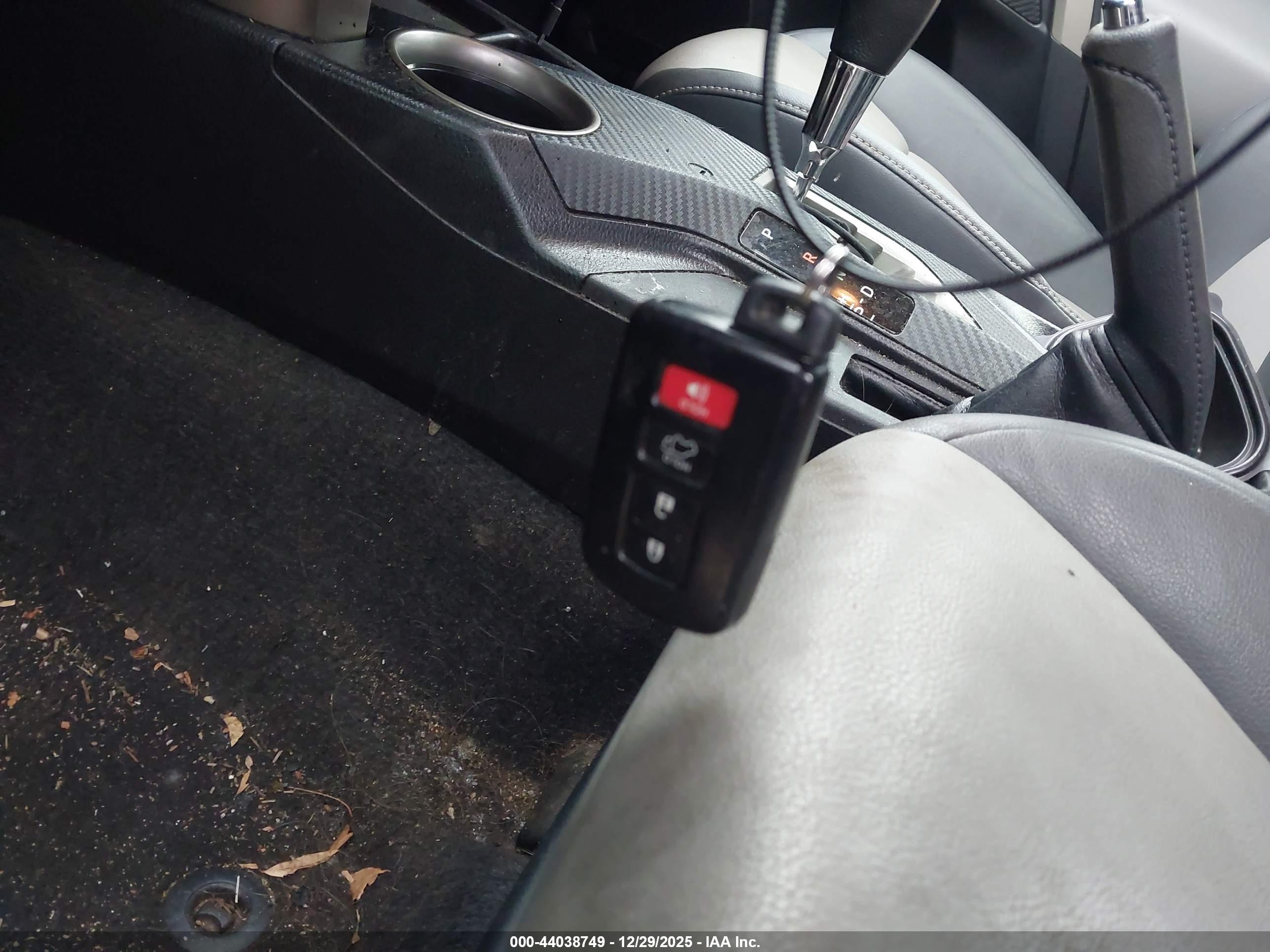 TOYOTA RAV4 image 11