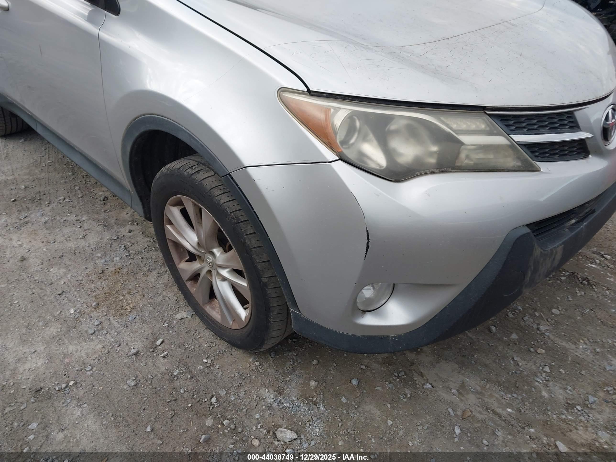 TOYOTA RAV4 image 6