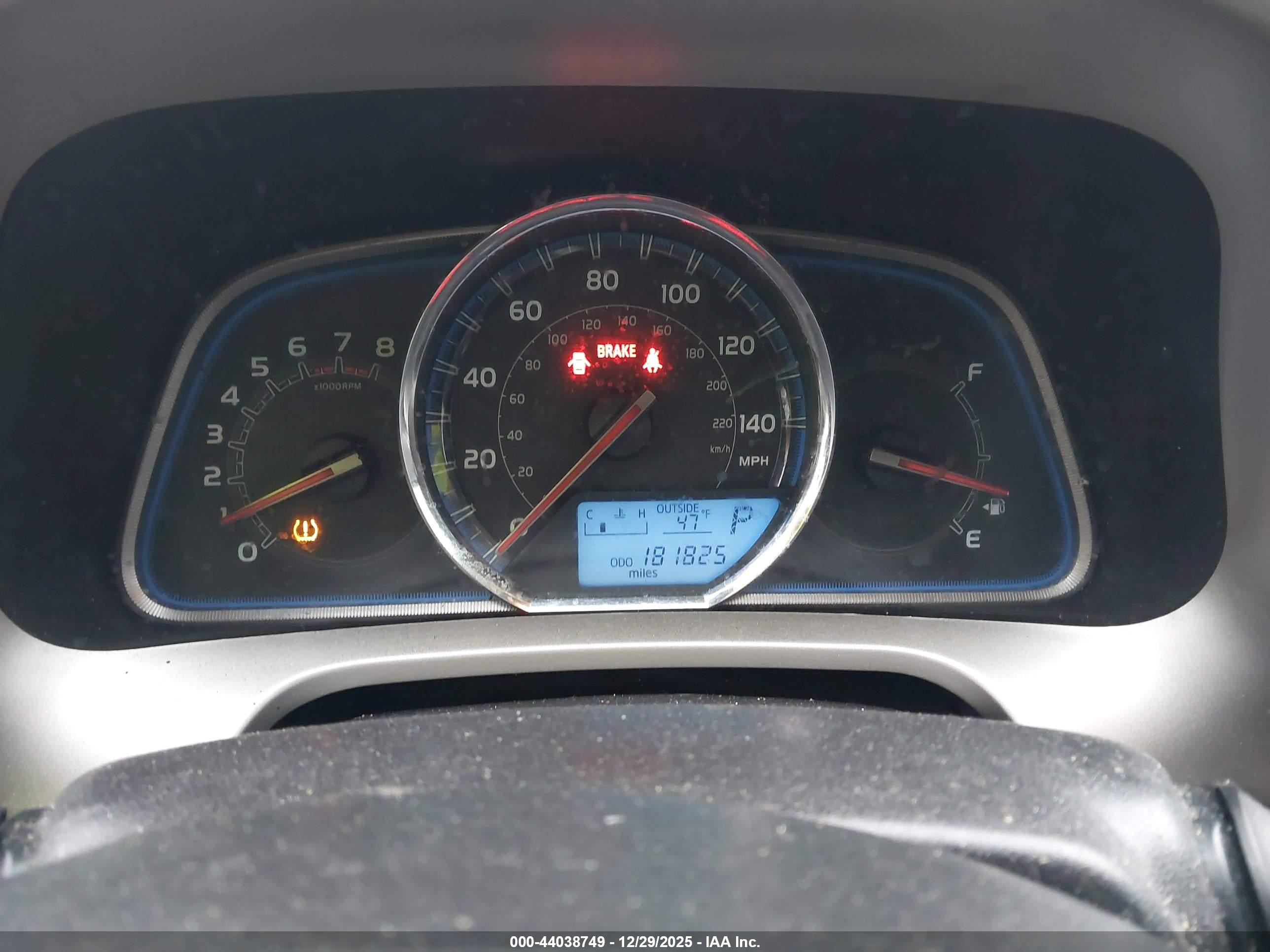 TOYOTA RAV4 image 7