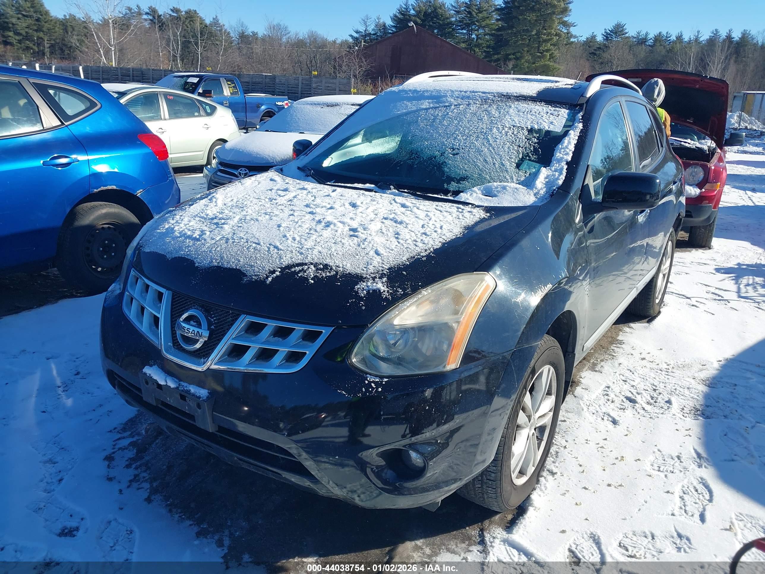 NISSAN ROGUE image 2
