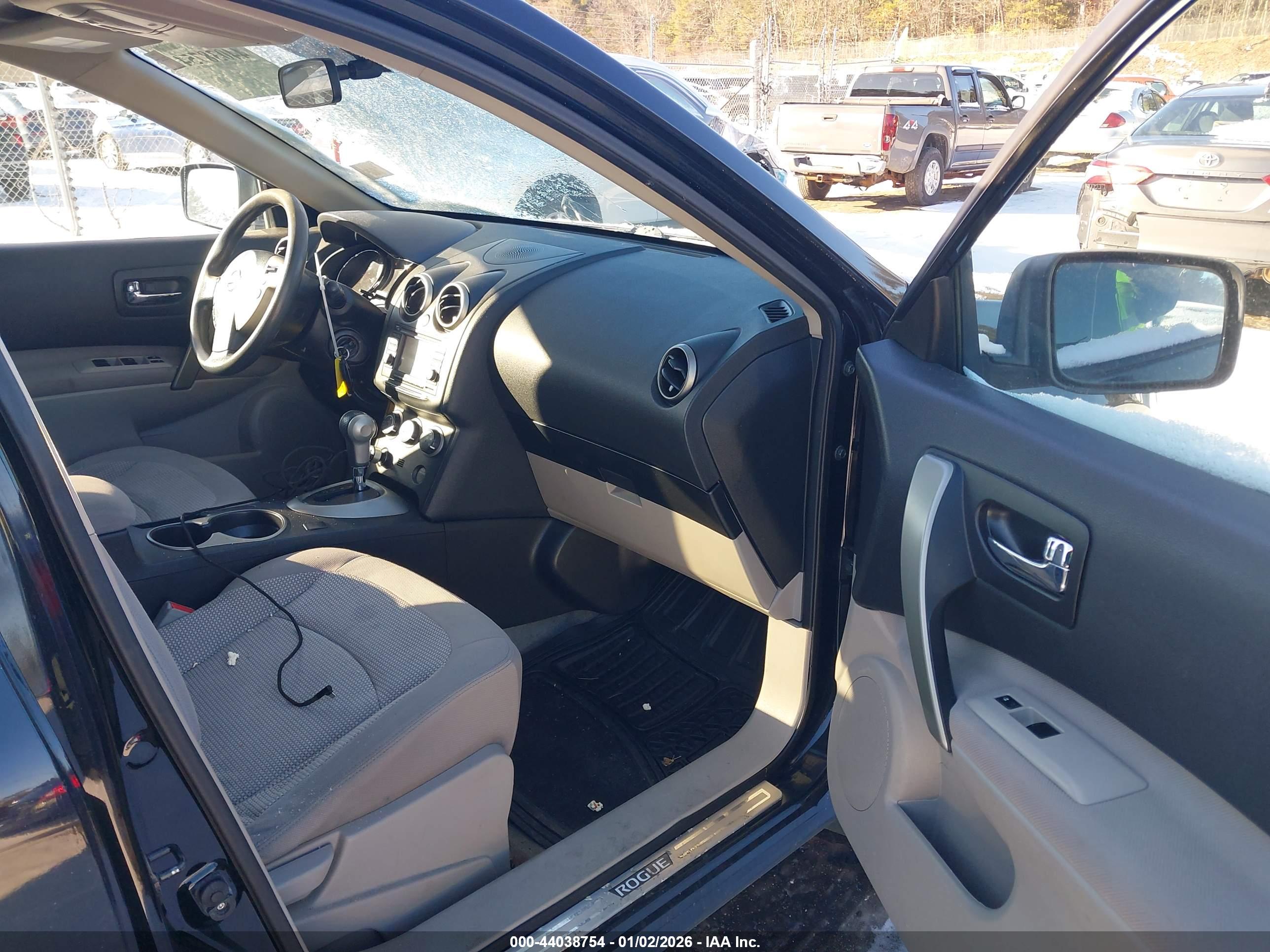 NISSAN ROGUE image 5