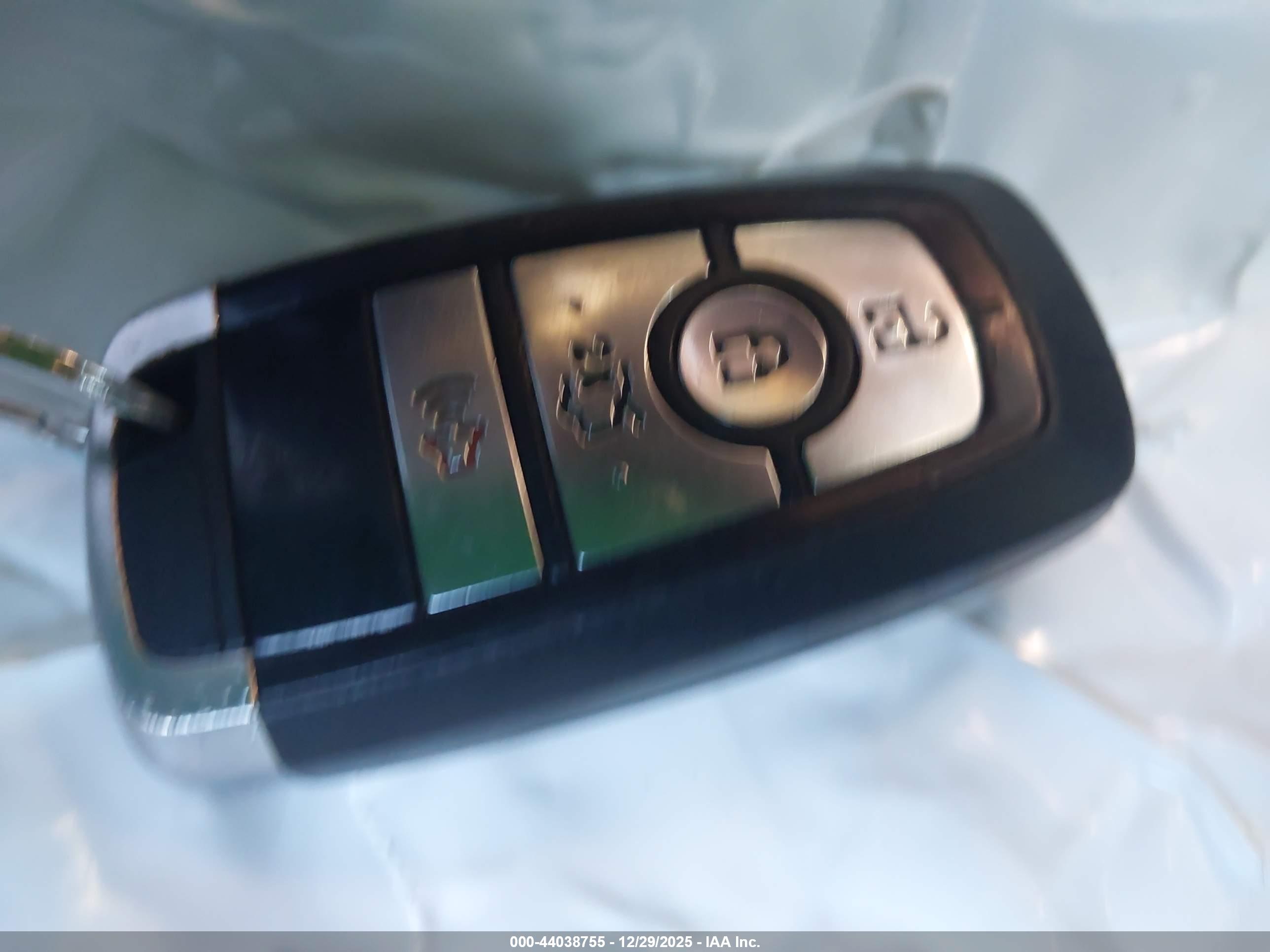 FORD FUSION image 11