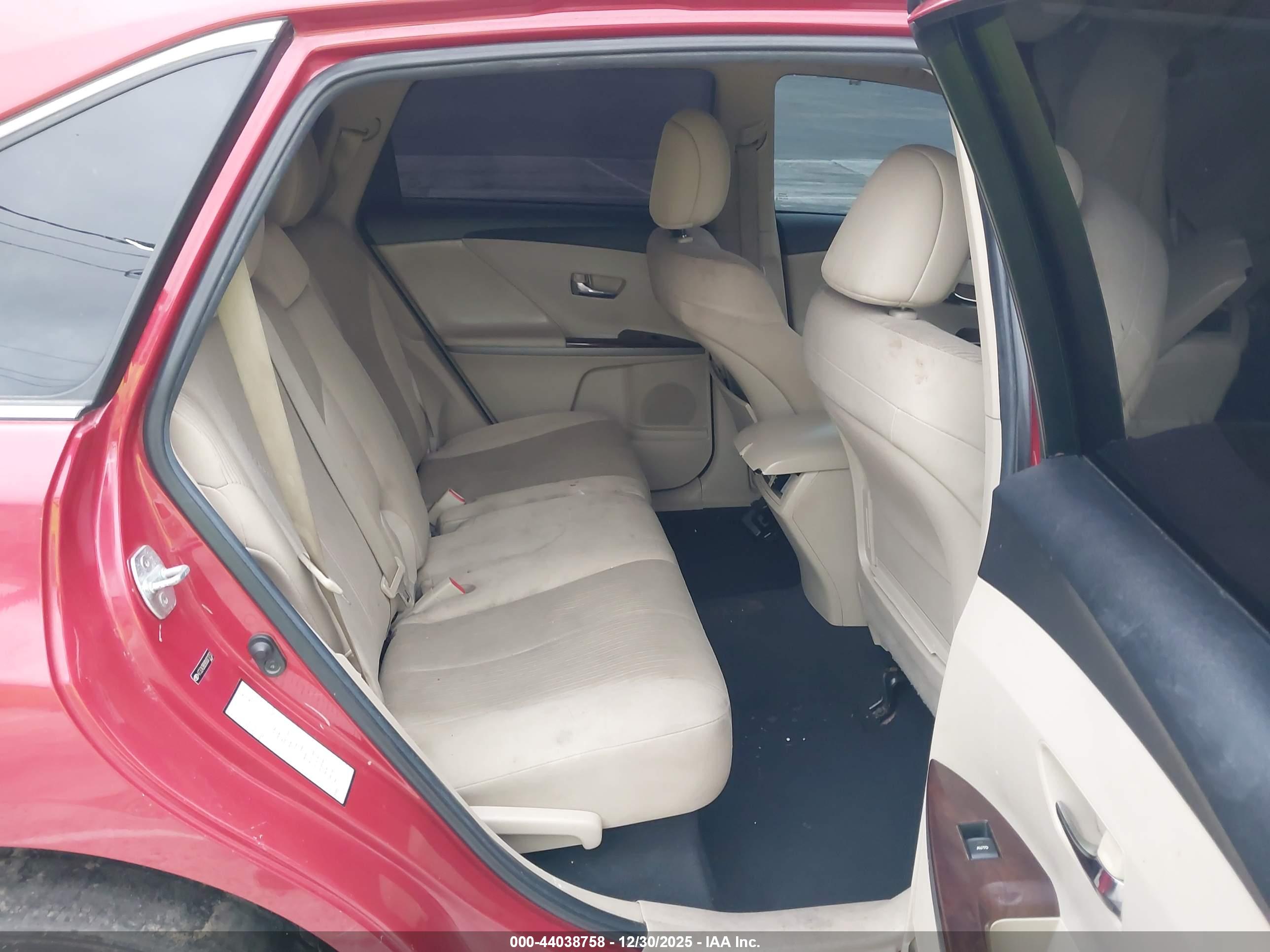 TOYOTA VENZA image 8
