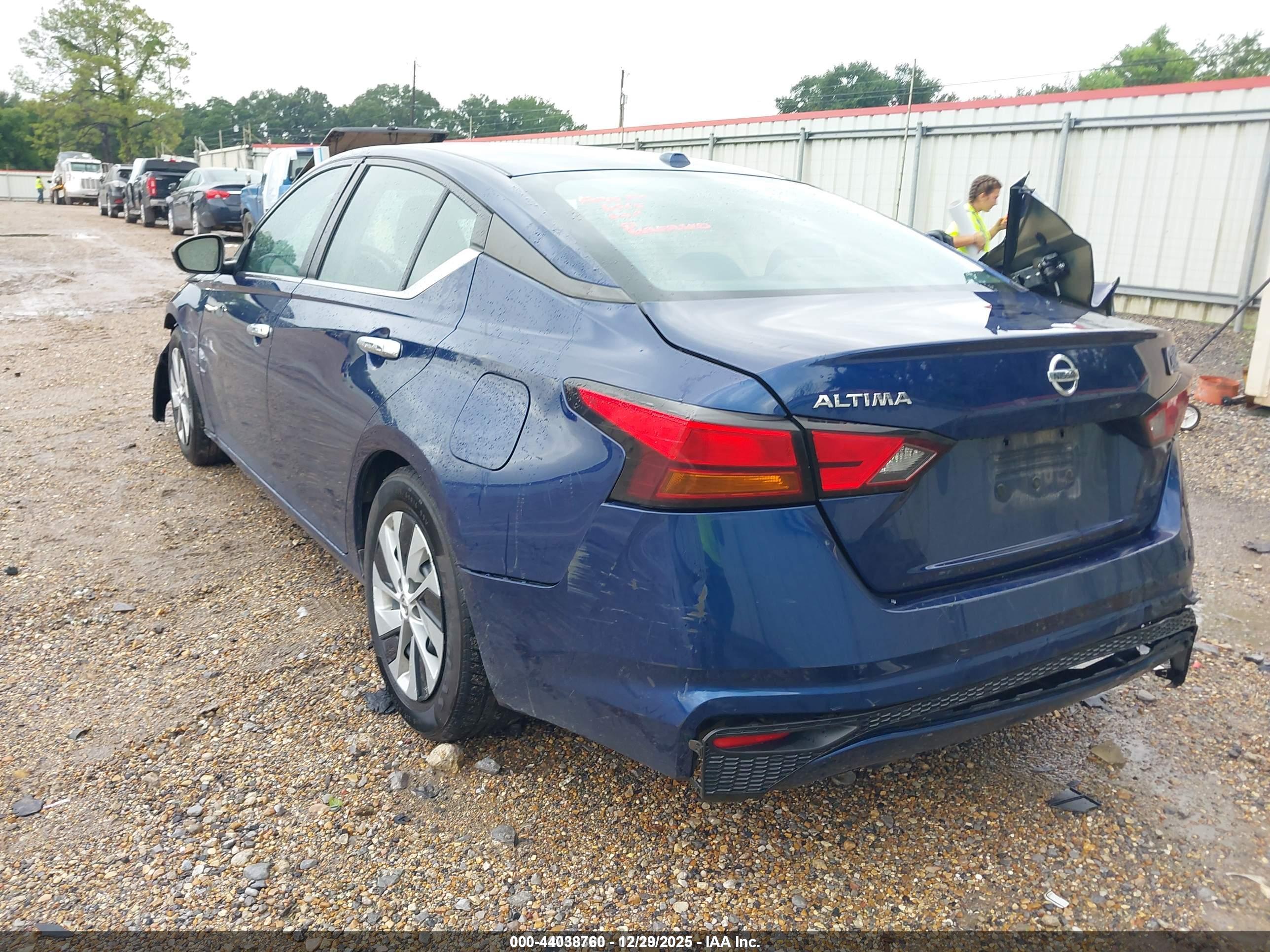 NISSAN ALTIMA image 3