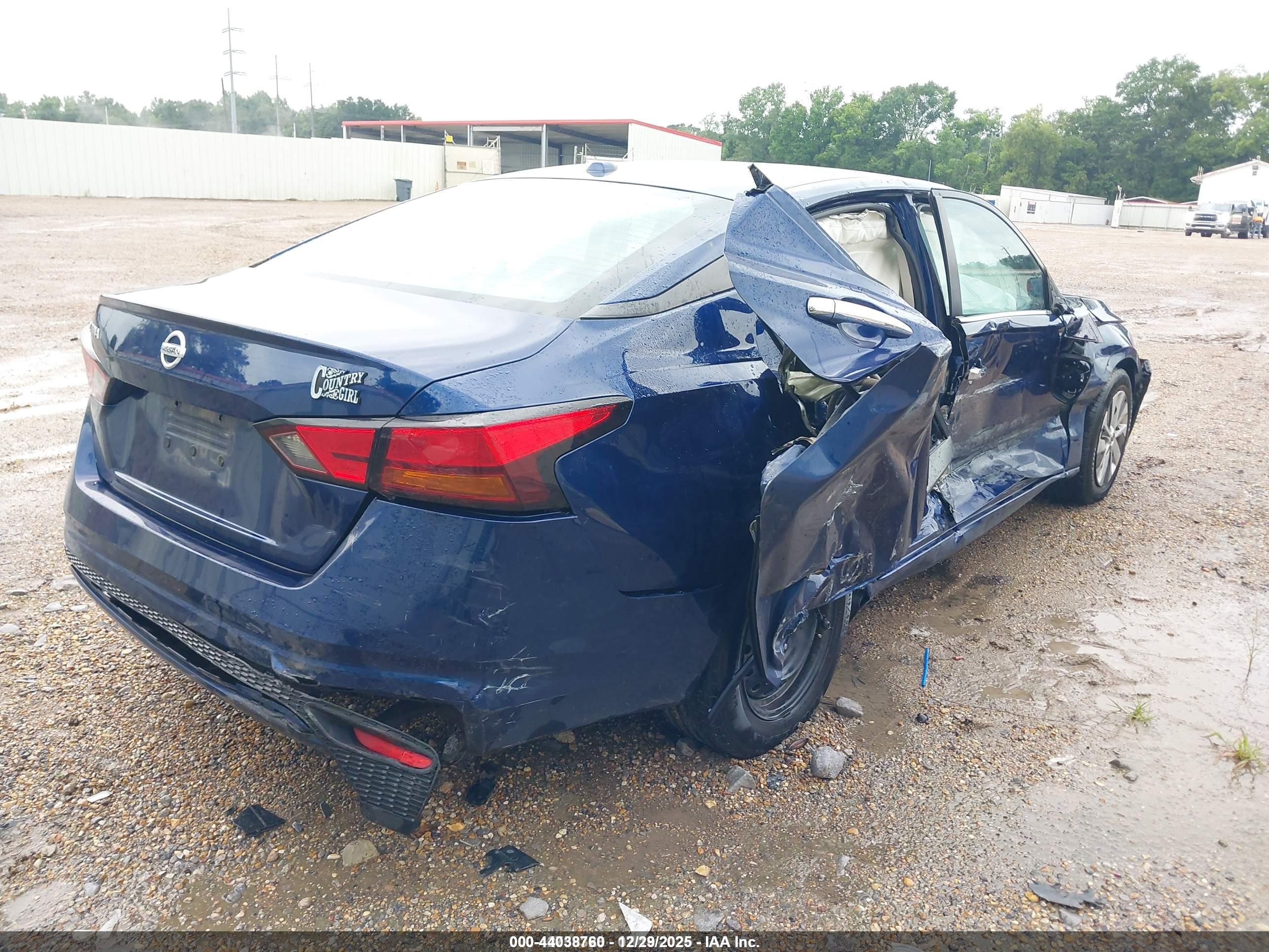 NISSAN ALTIMA image 4