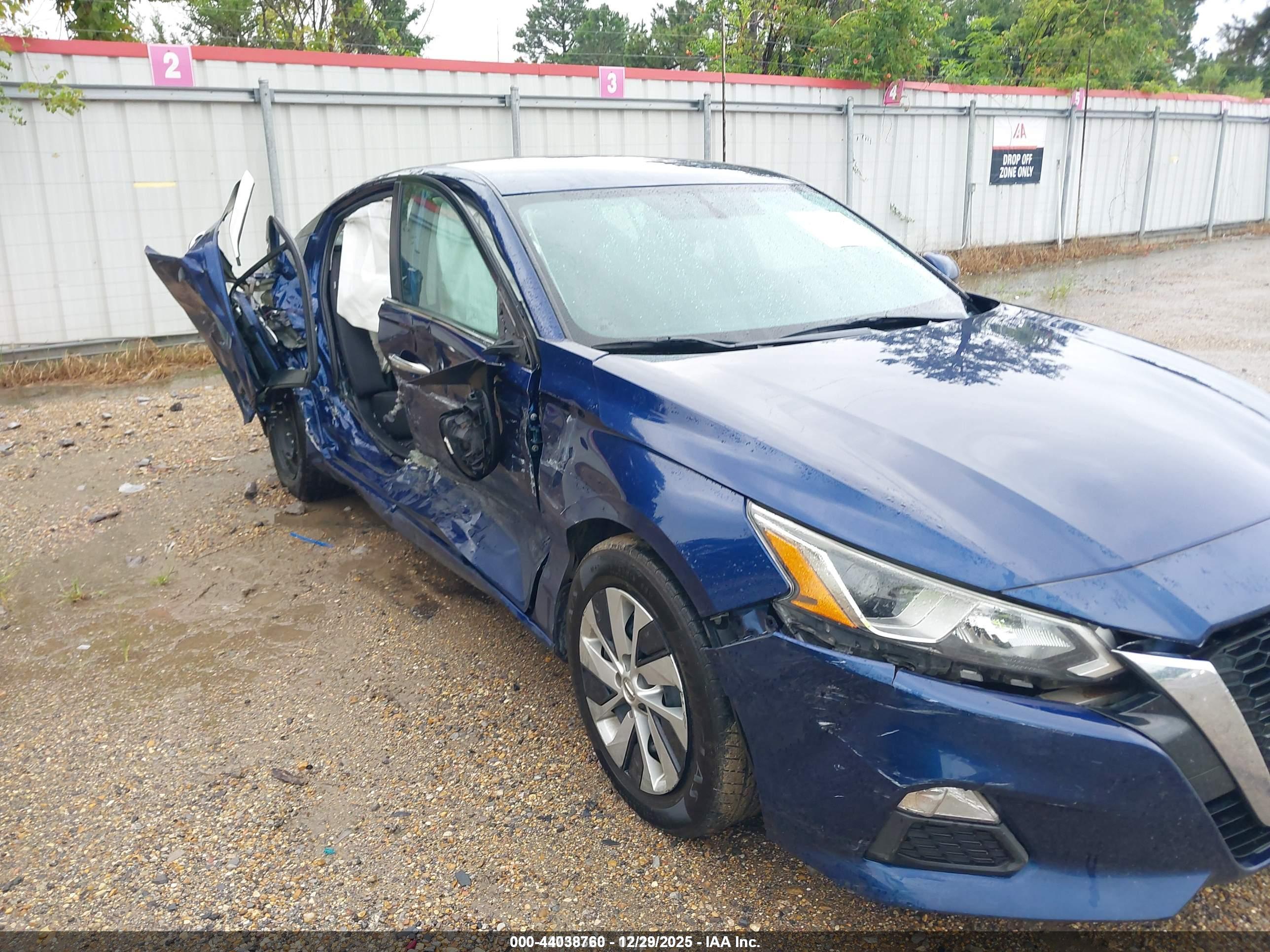 NISSAN ALTIMA image 6