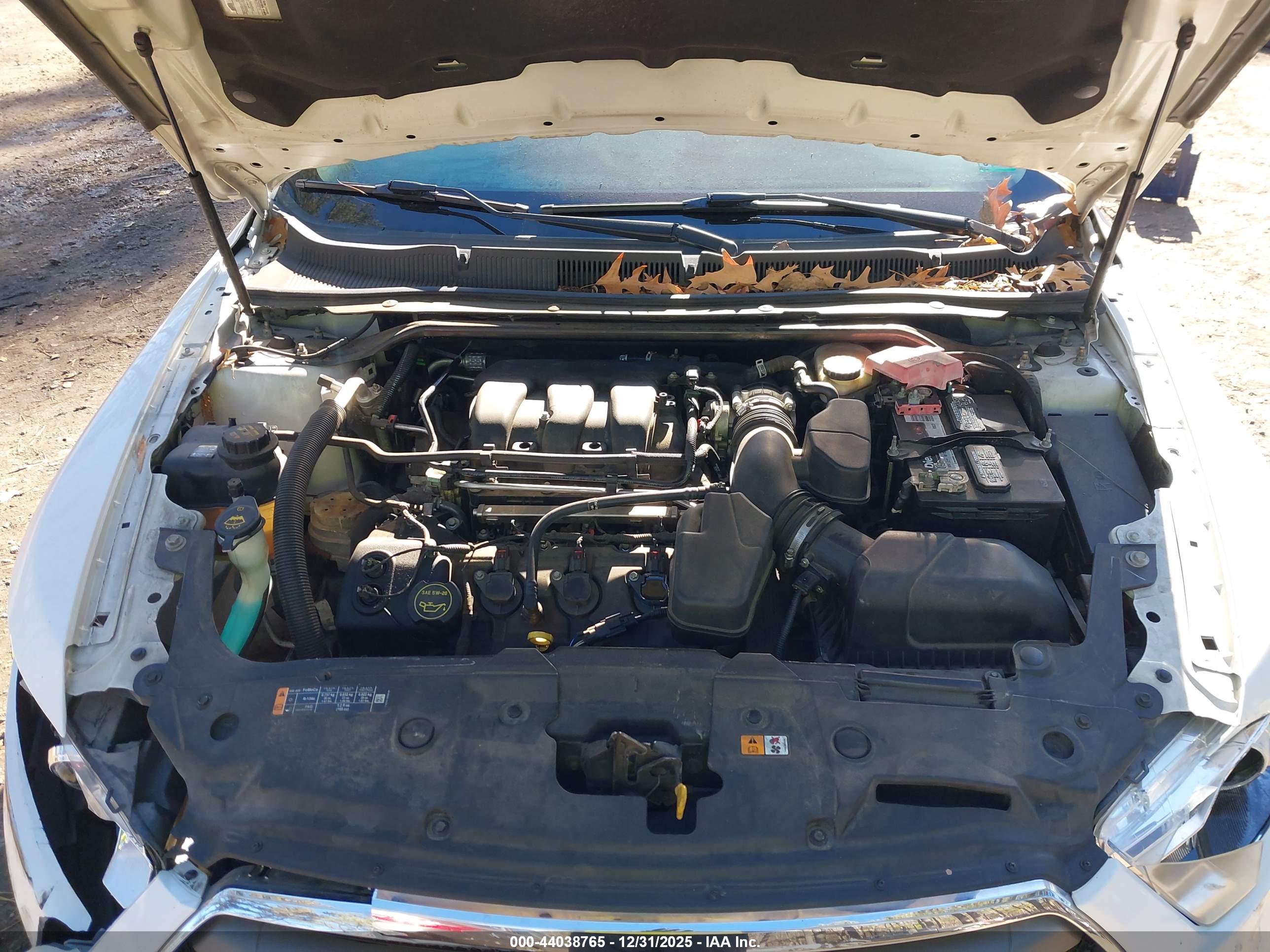 FORD TAURUS image 10