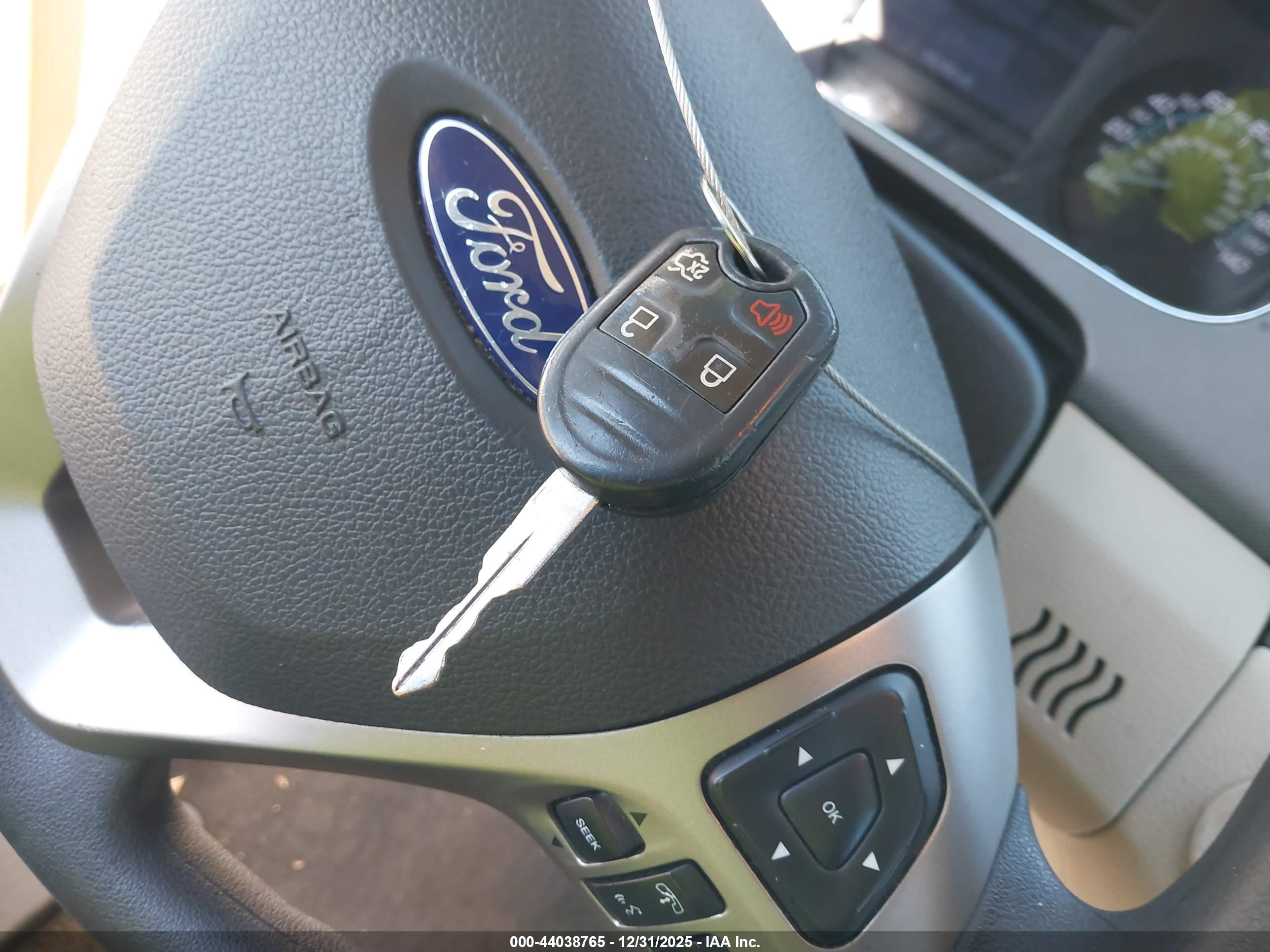 FORD TAURUS image 11
