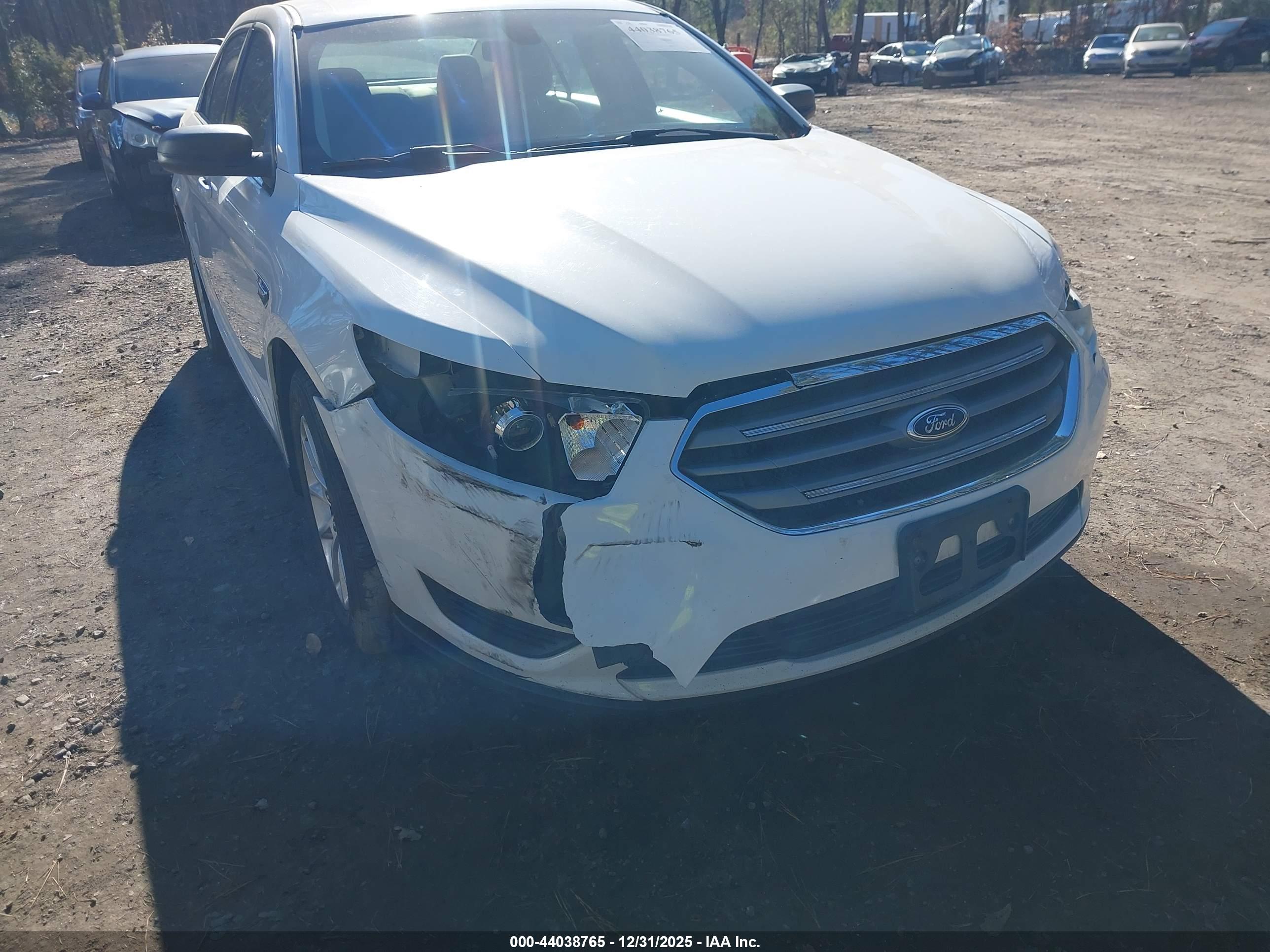 FORD TAURUS image 6