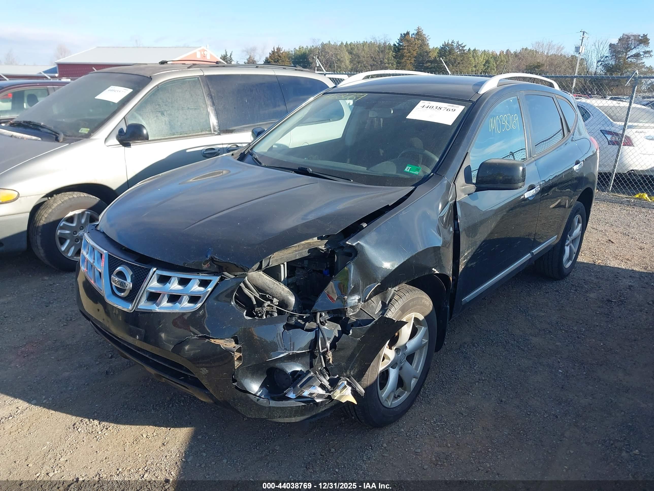 NISSAN ROGUE image 2