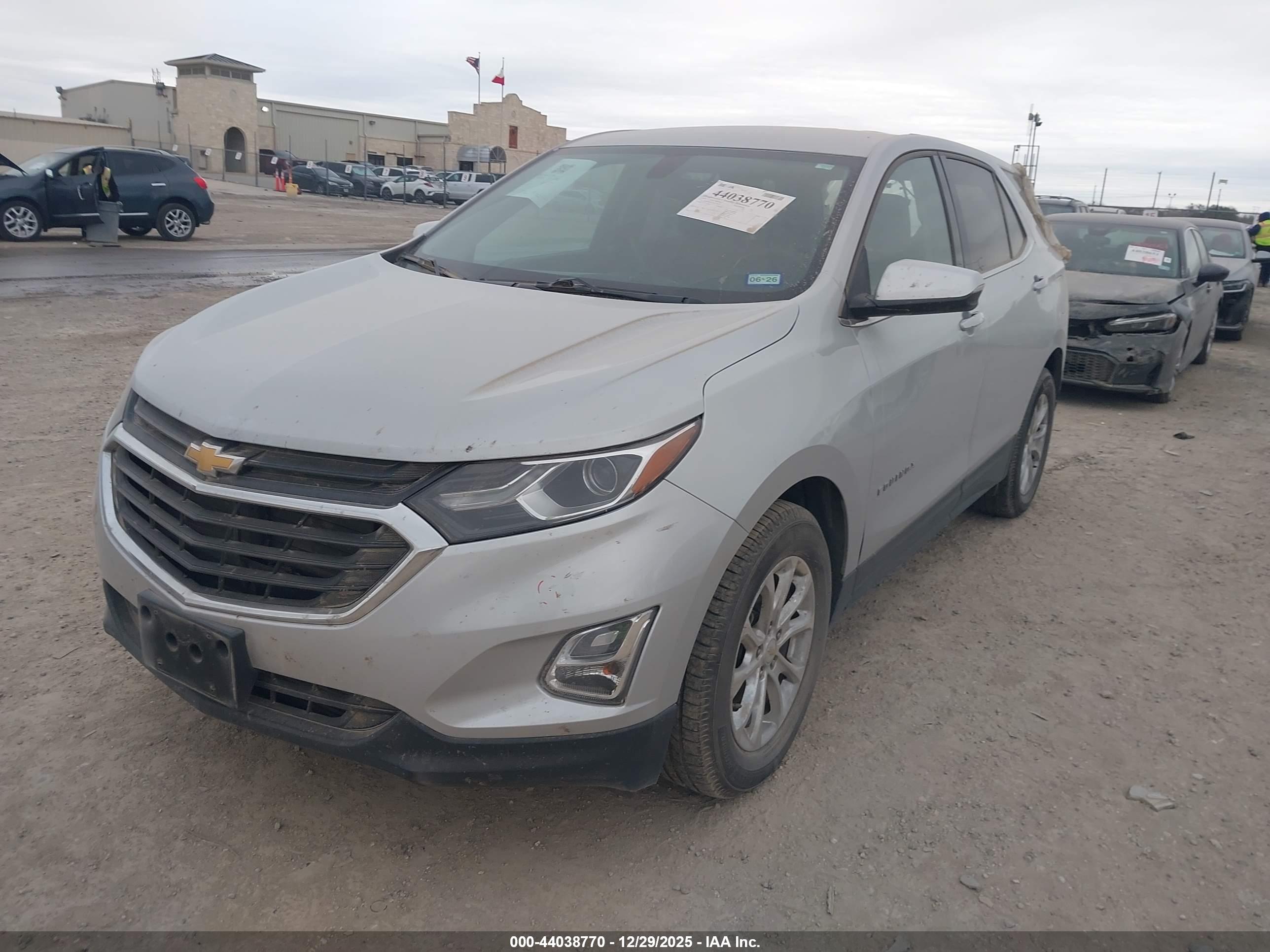 CHEVROLET EQUINOX image 2