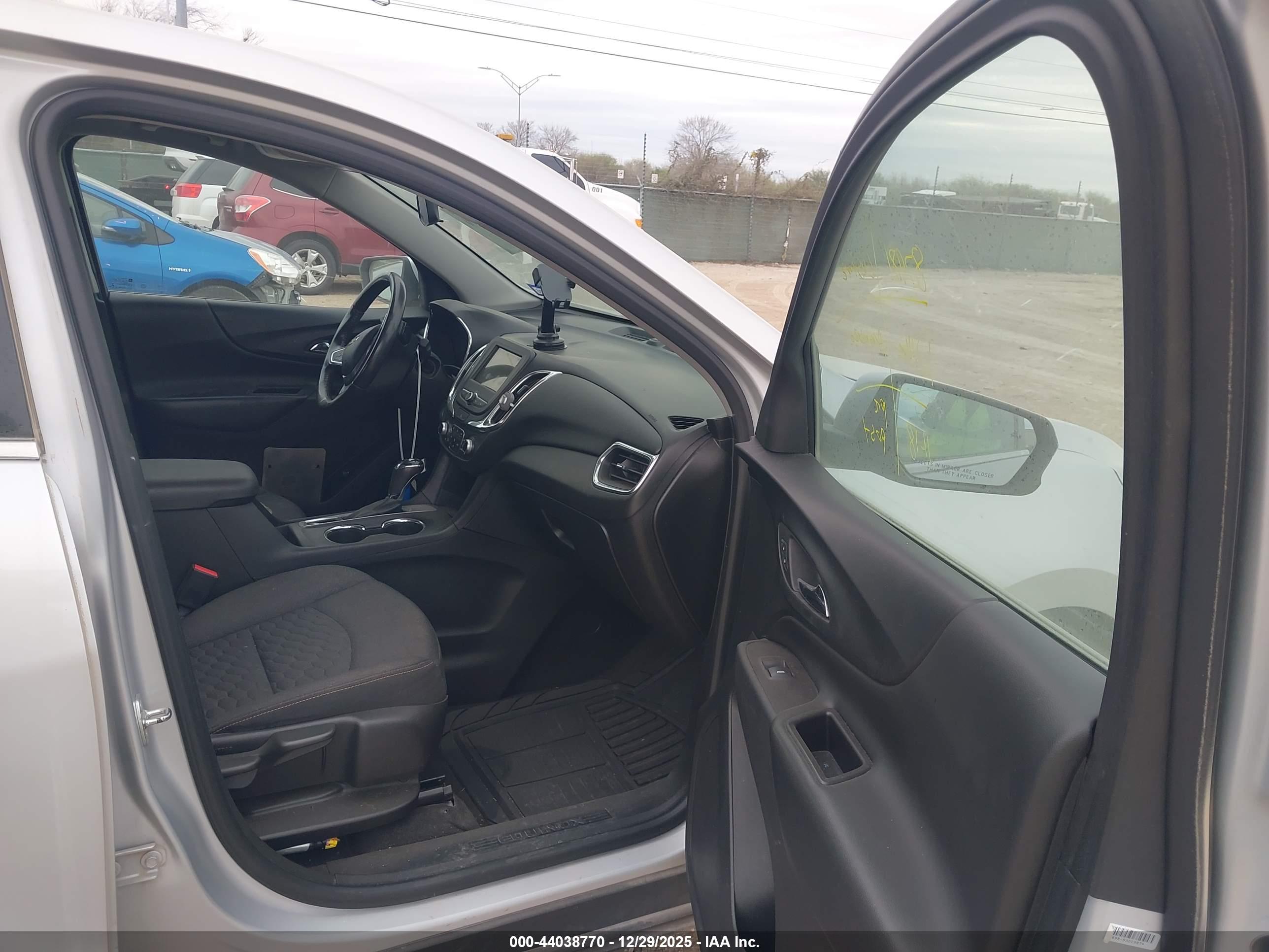 CHEVROLET EQUINOX image 5