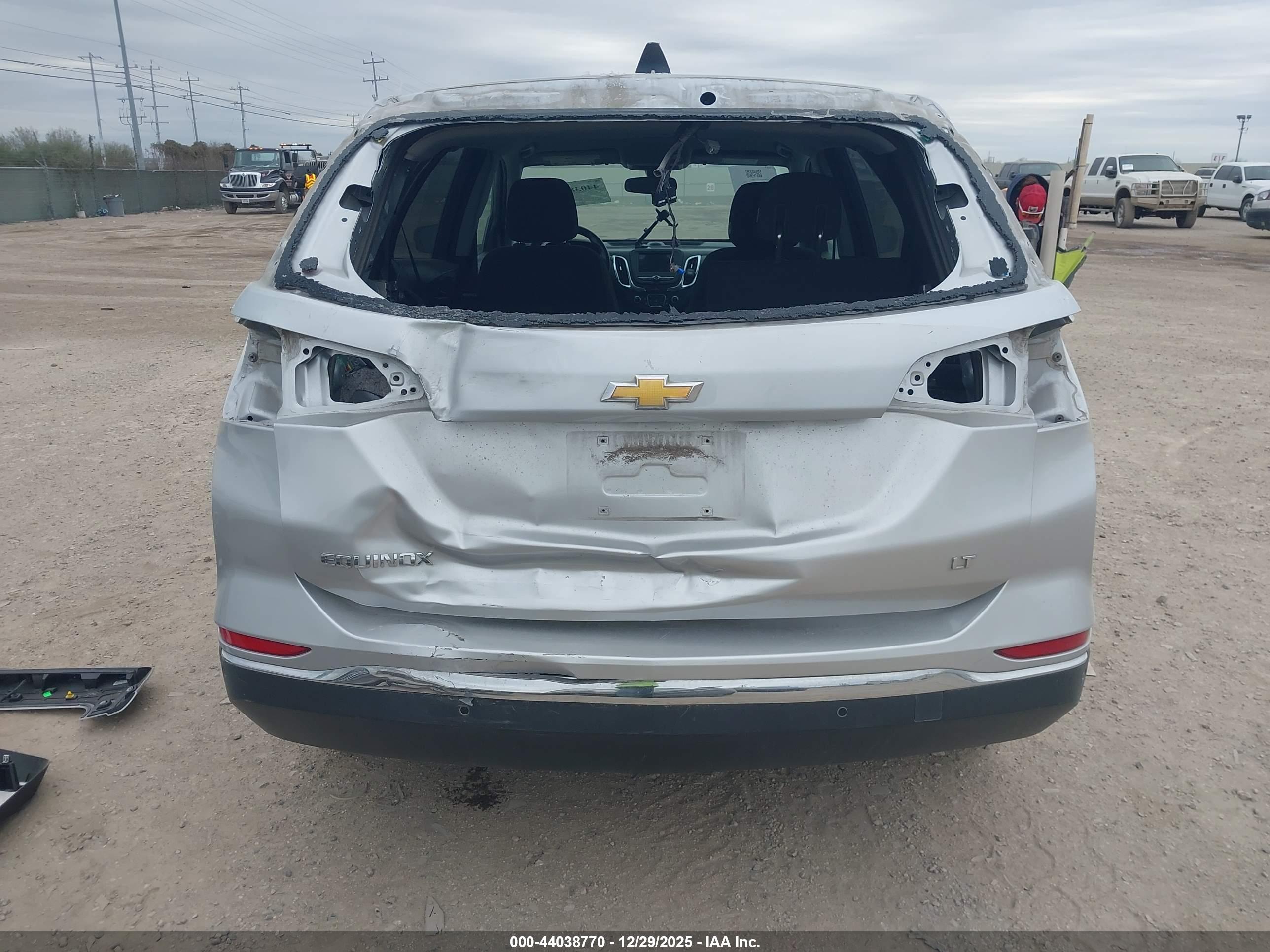 CHEVROLET EQUINOX image 6