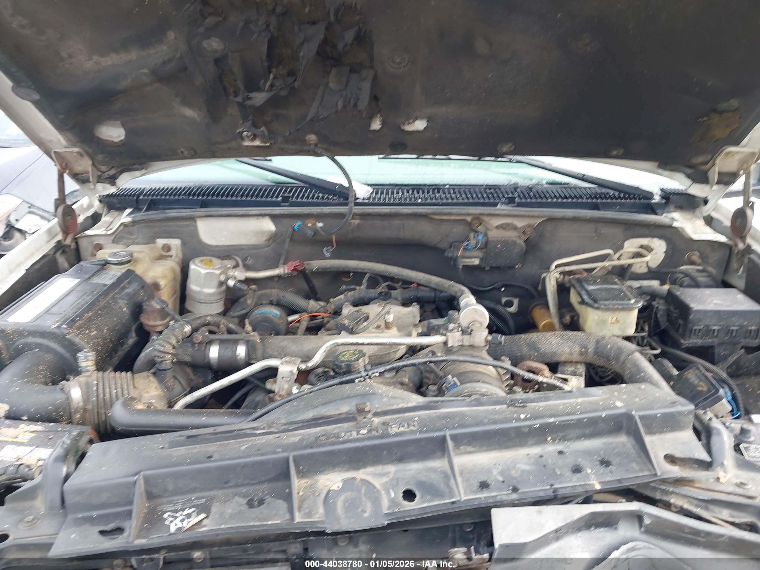CHEVROLET C3500 image 10