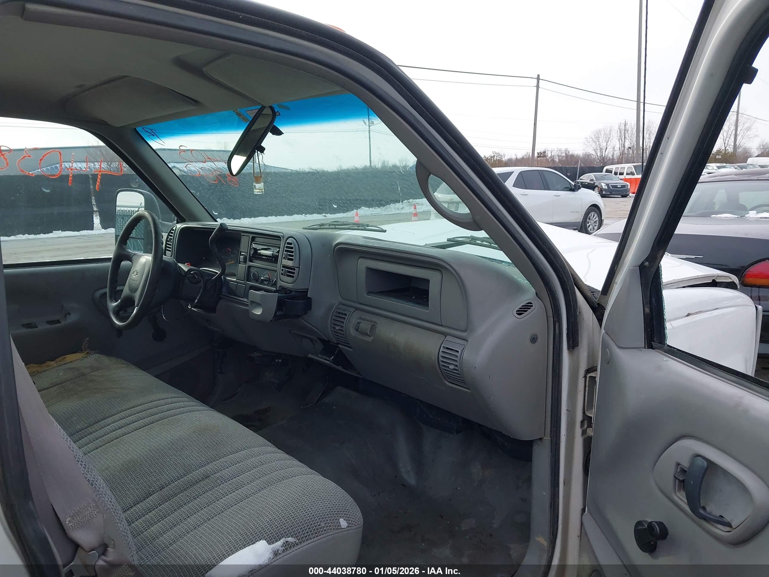 CHEVROLET C3500 image 5