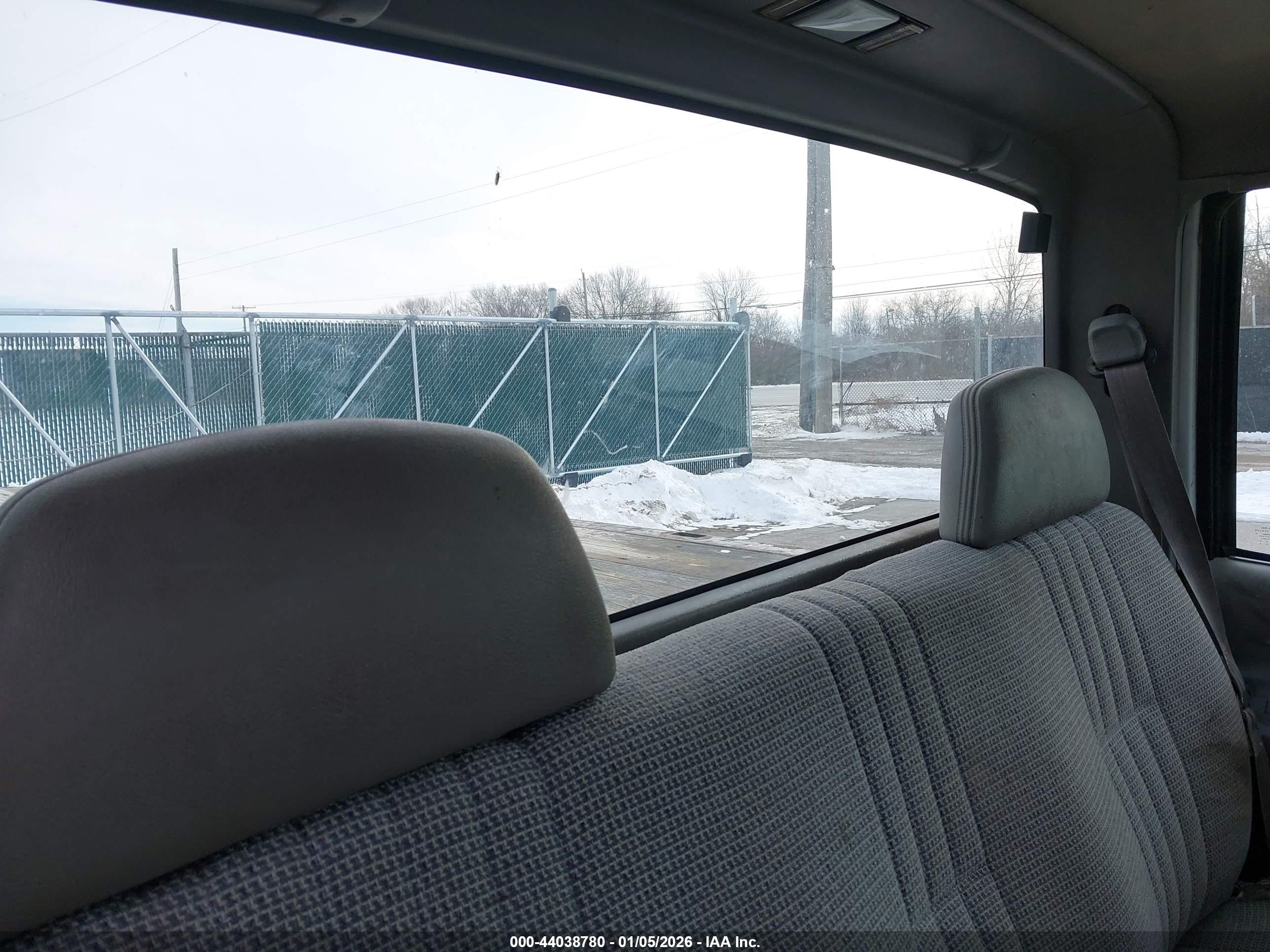 CHEVROLET C3500 image 8