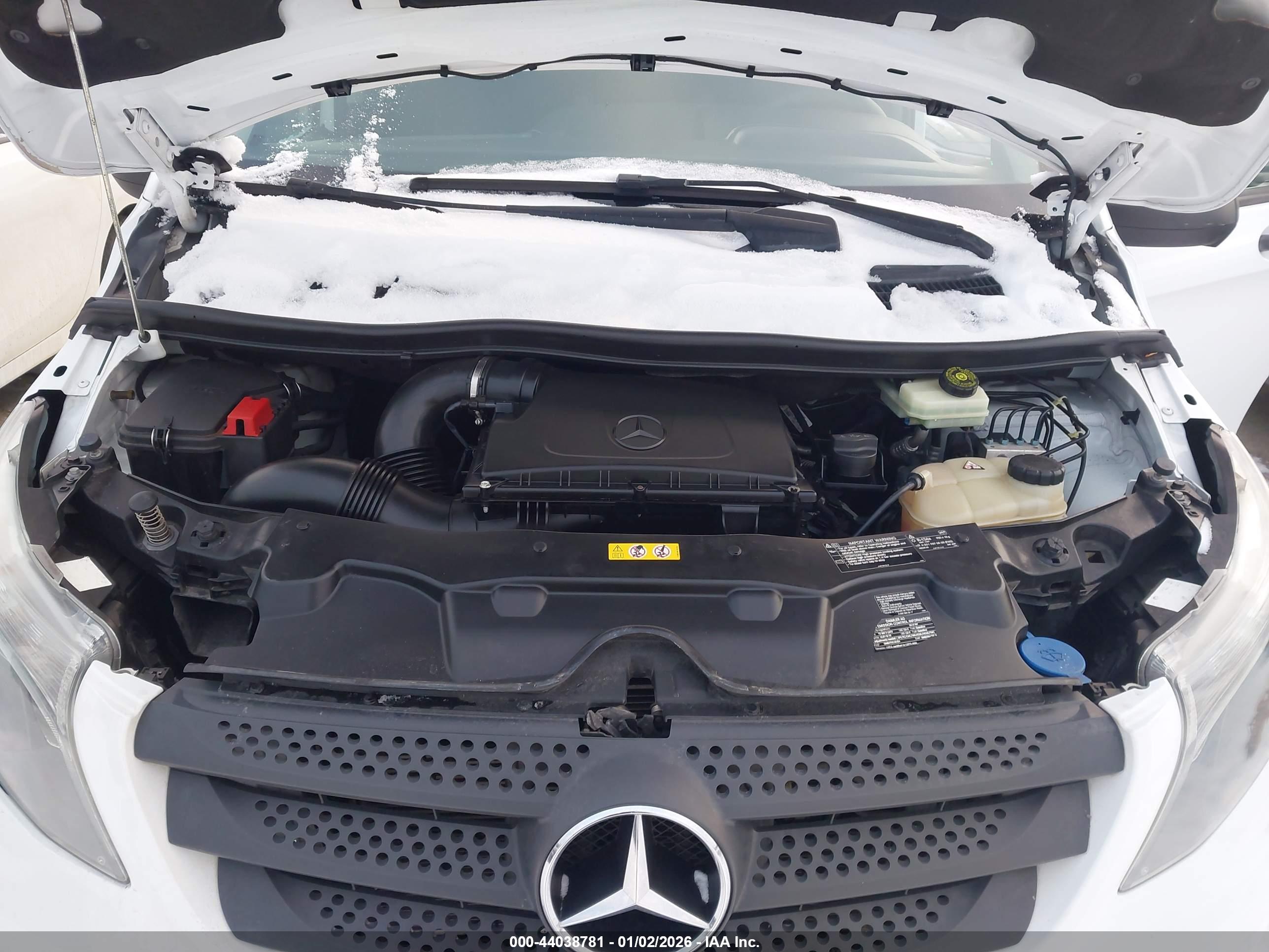 MERCEDES-BENZ METRIS image 10