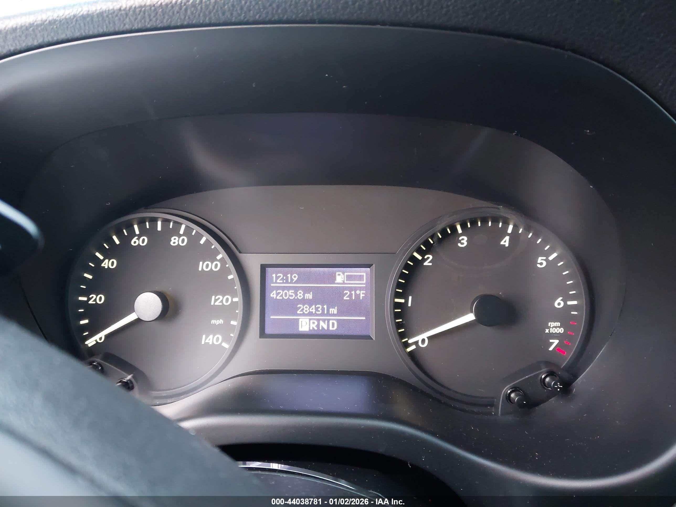 MERCEDES-BENZ METRIS image 7