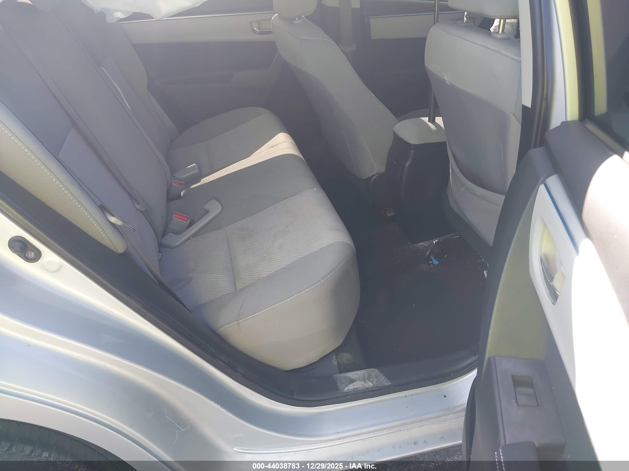 TOYOTA COROLLA image 8