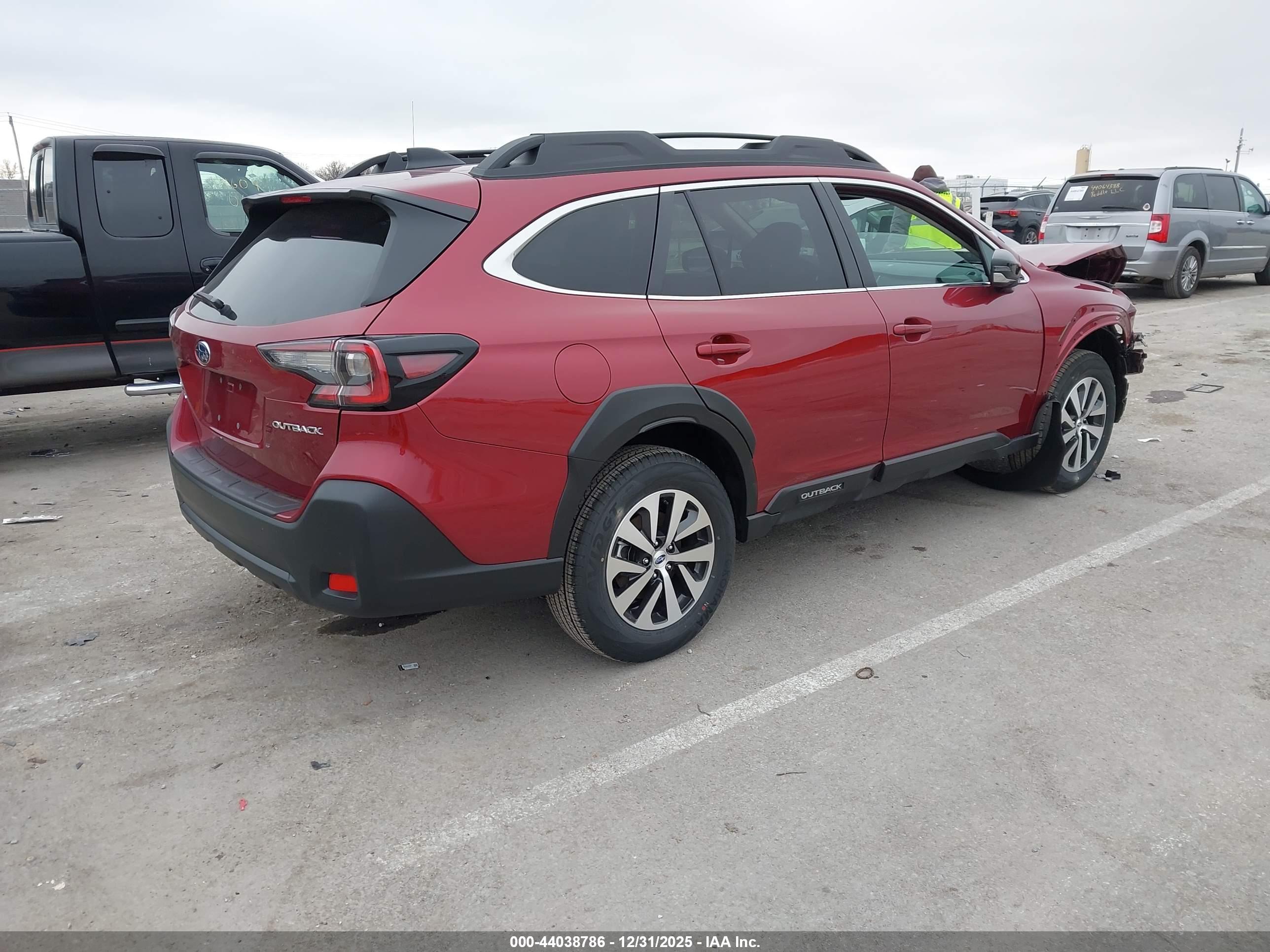 SUBARU OUTBACK image 4