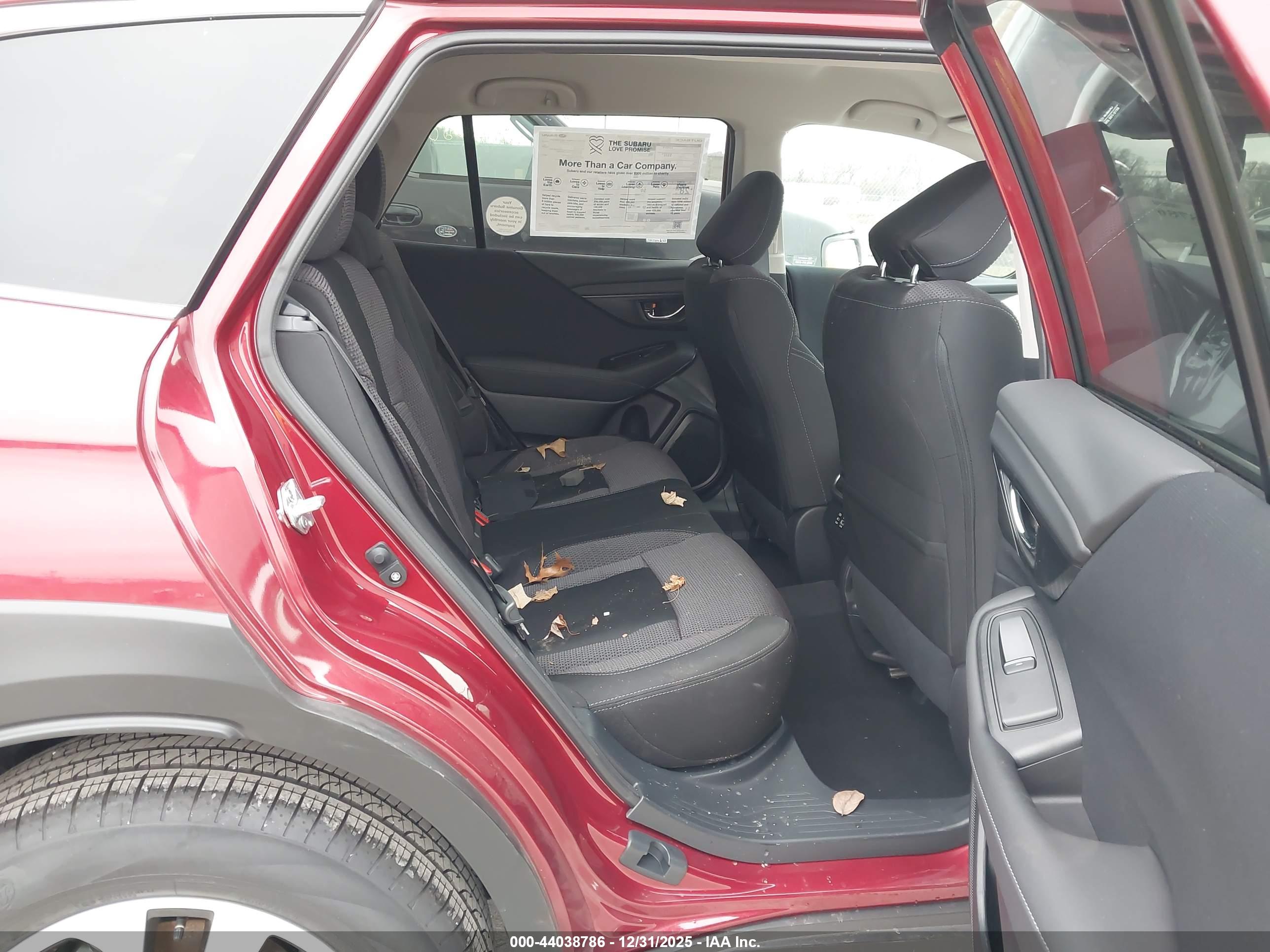SUBARU OUTBACK image 8
