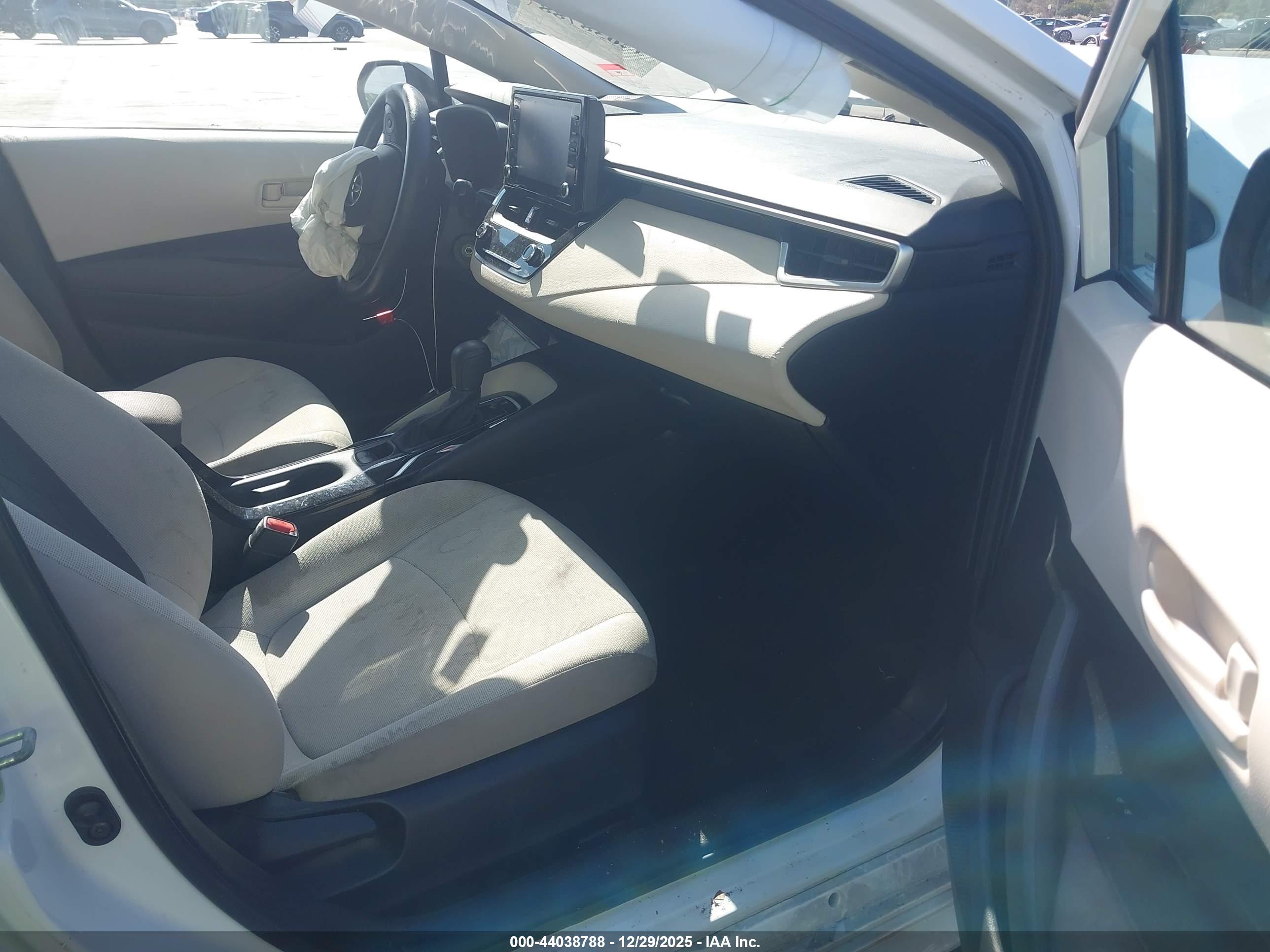 TOYOTA COROLLA image 5