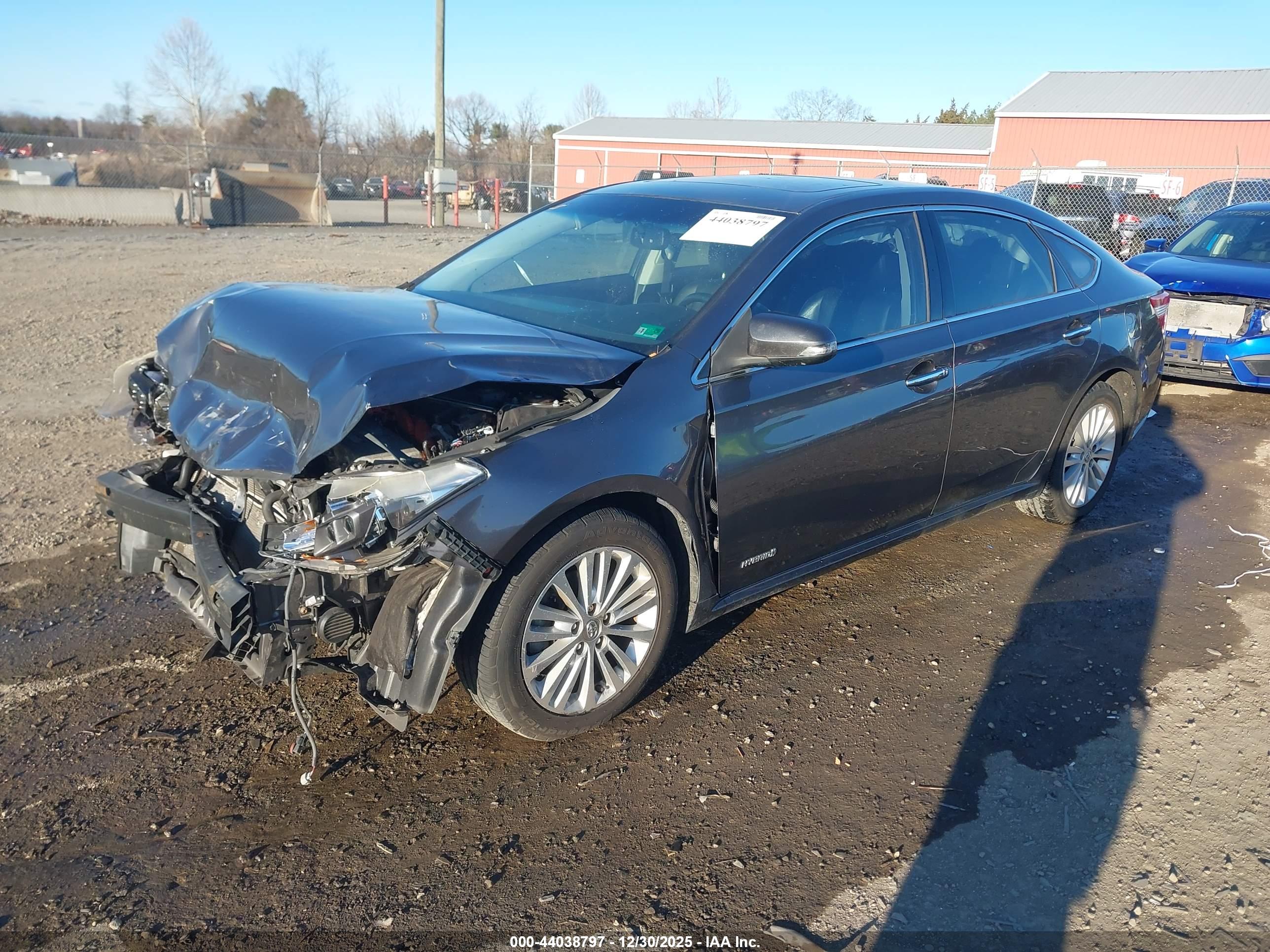 TOYOTA AVALON image 2