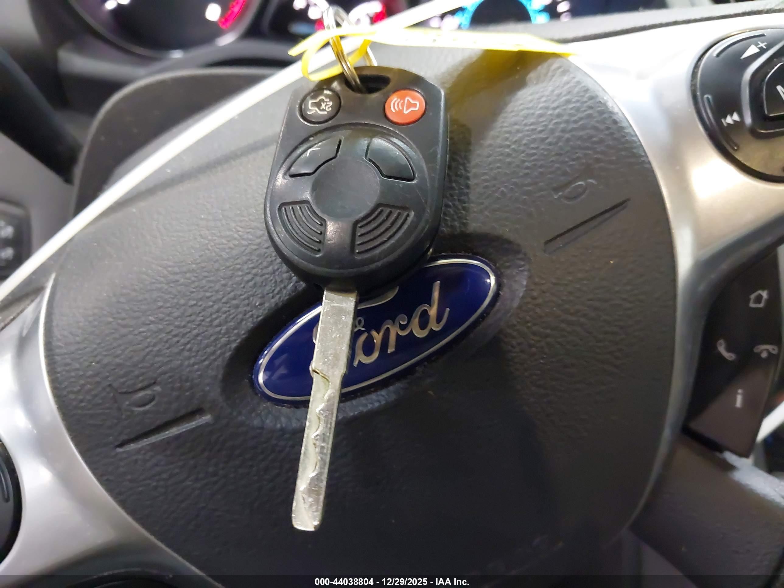 FORD ESCAPE image 11