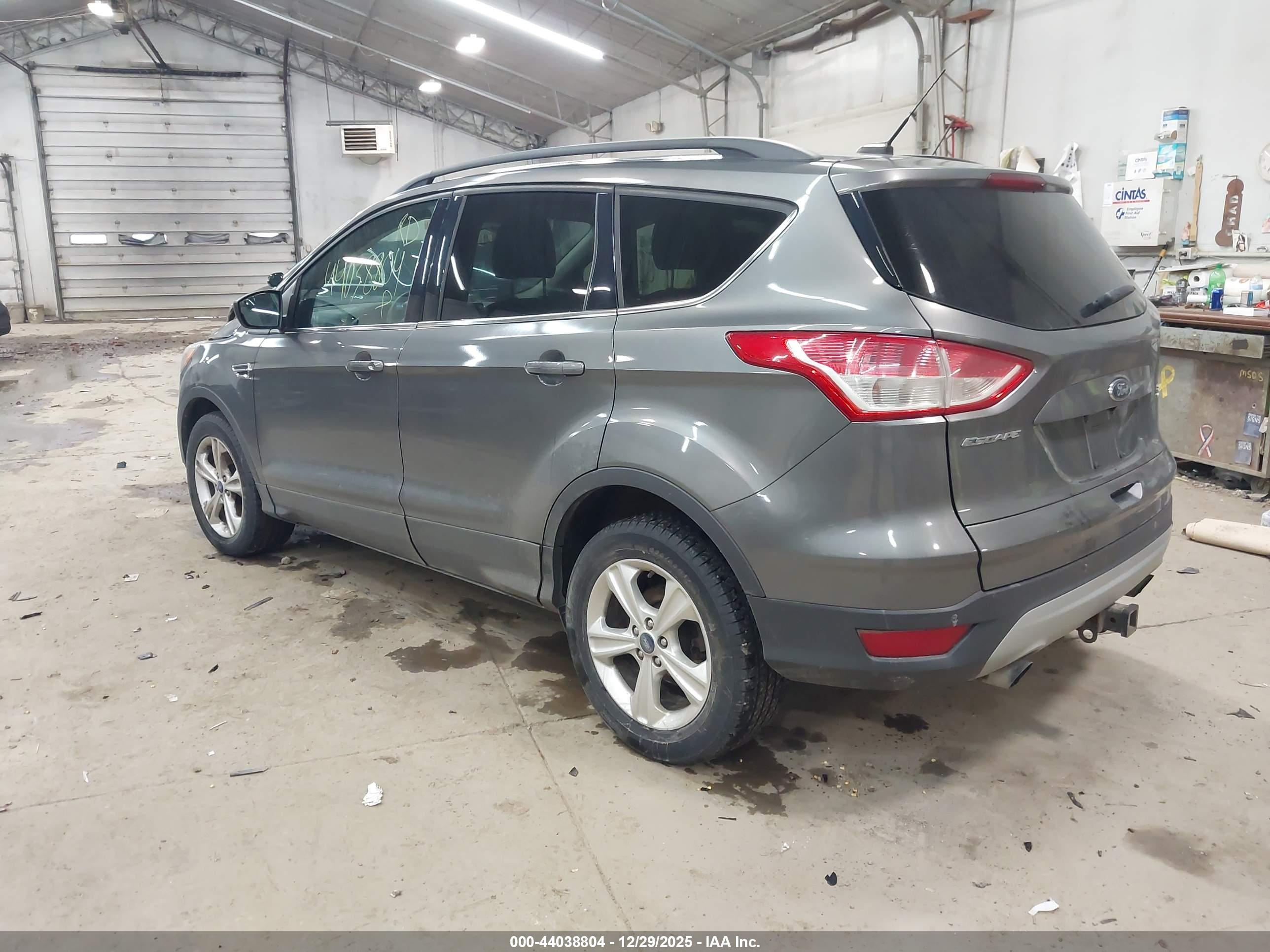 FORD ESCAPE image 3