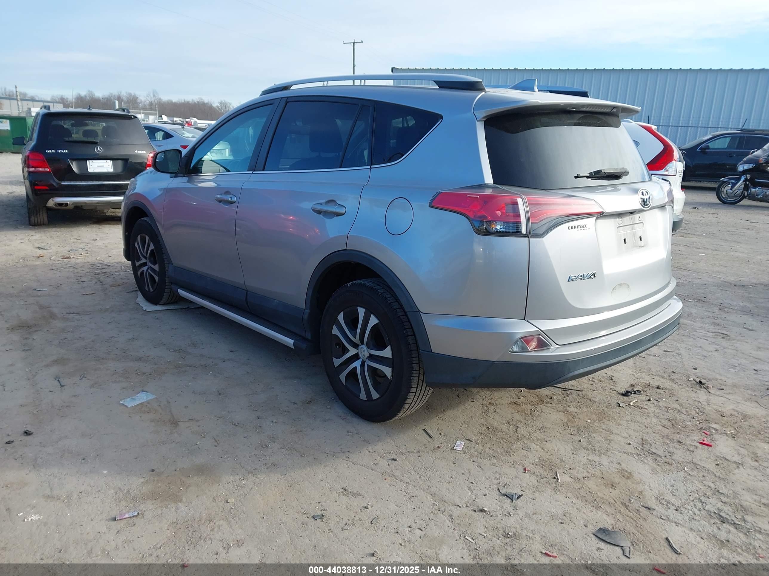 TOYOTA RAV4 image 3