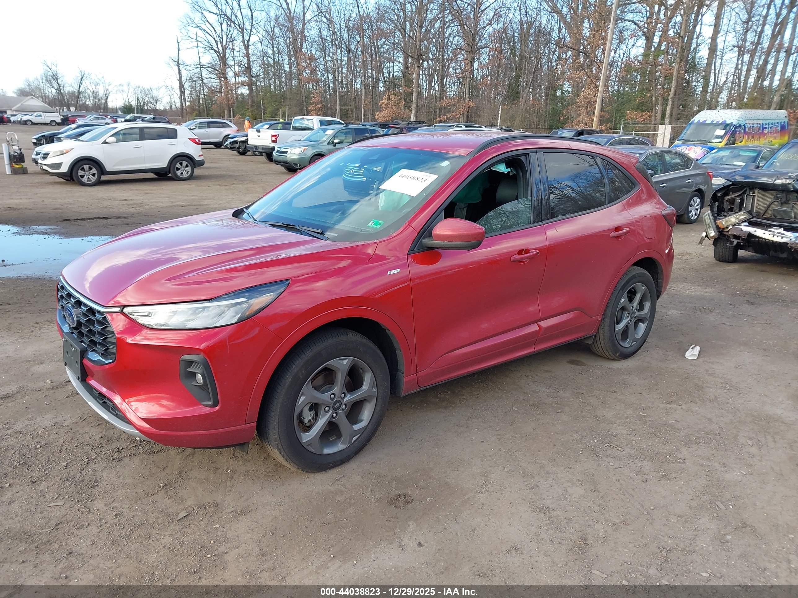 FORD ESCAPE image 2