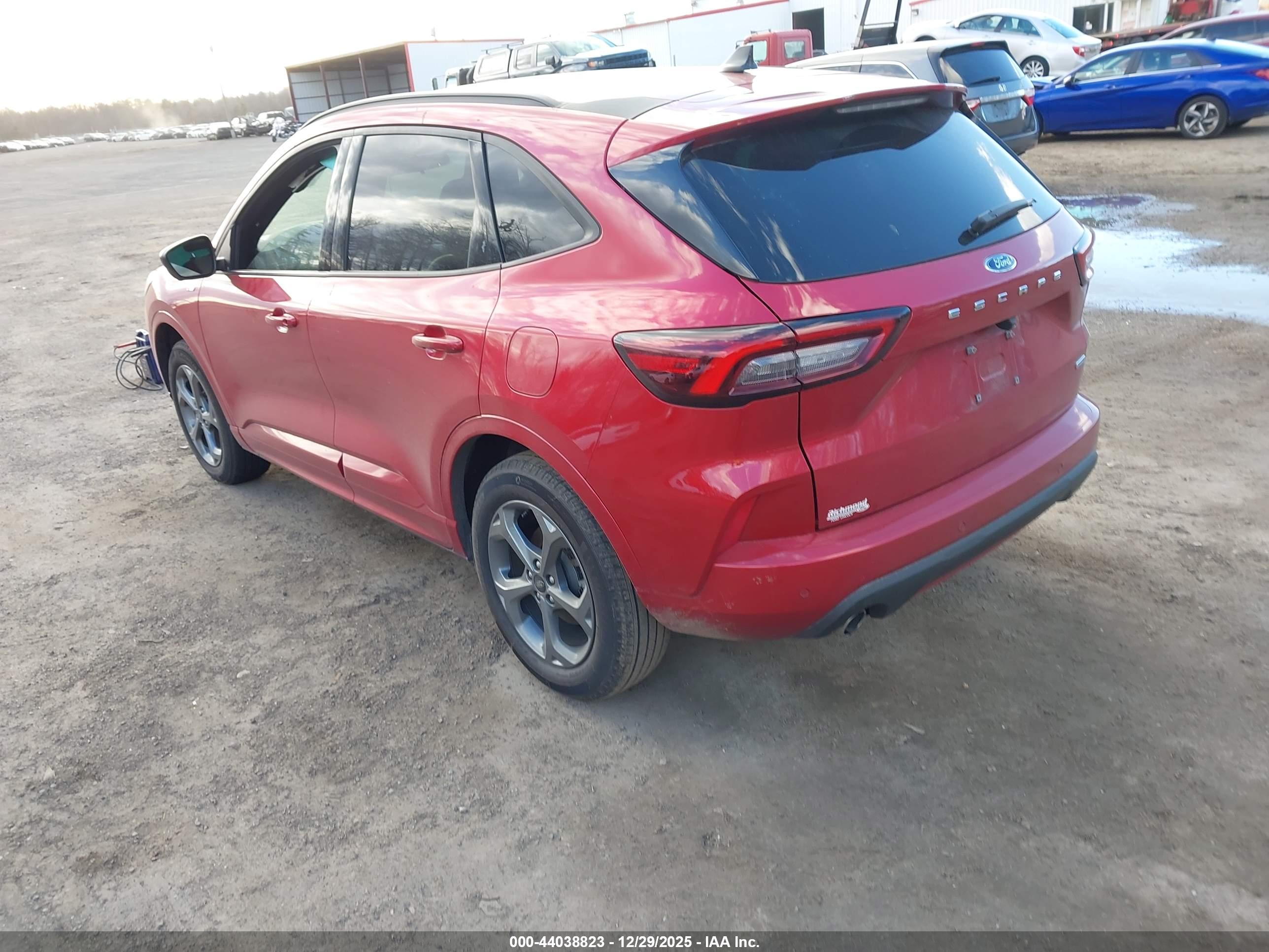 FORD ESCAPE image 3