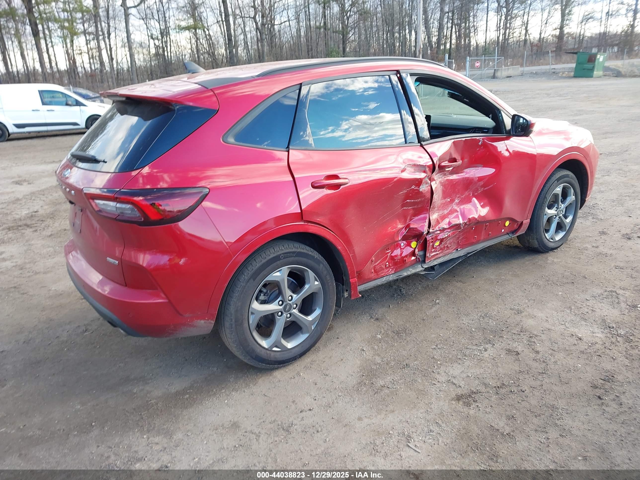 FORD ESCAPE image 4