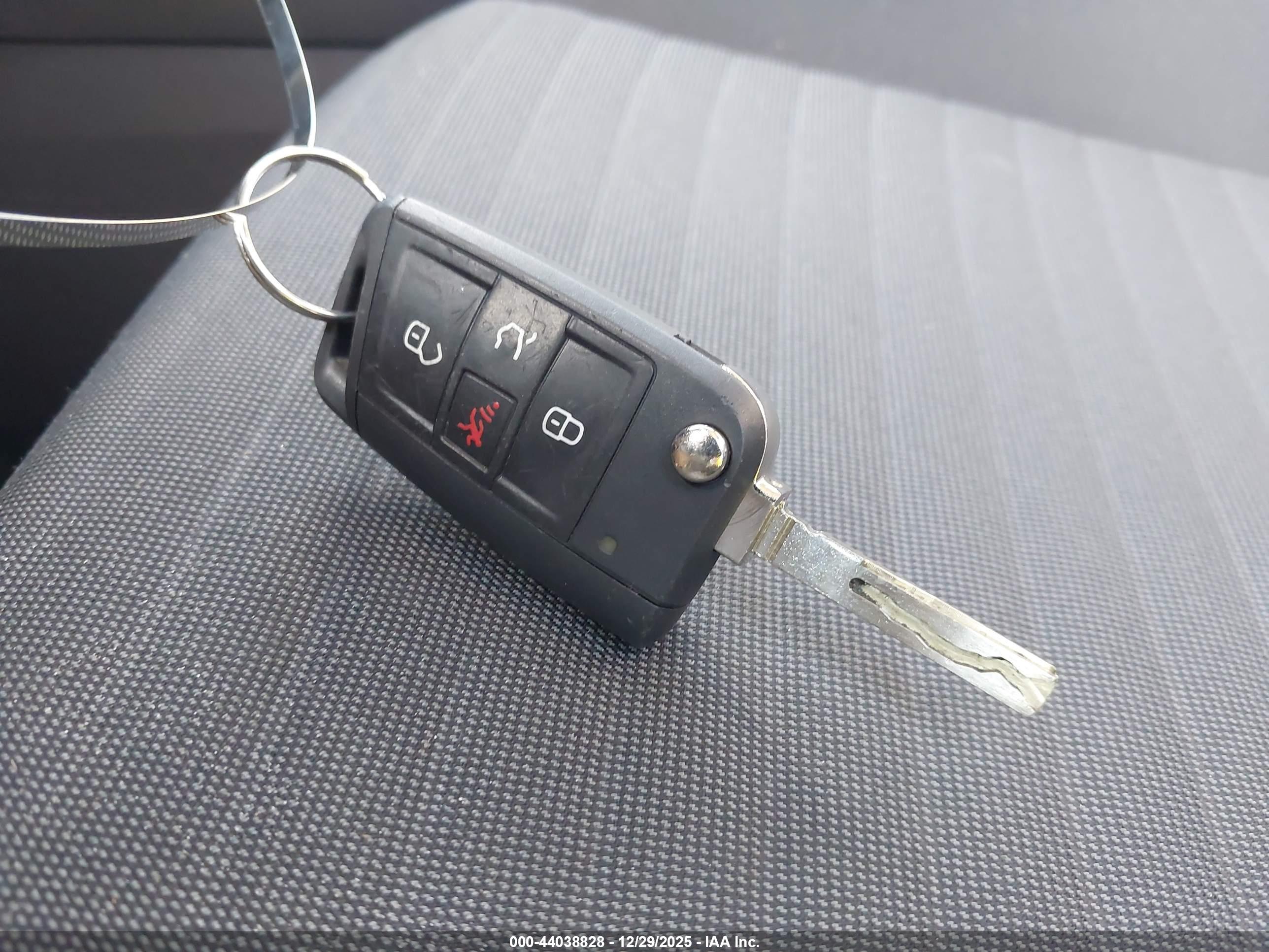 VOLKSWAGEN JETTA image 11