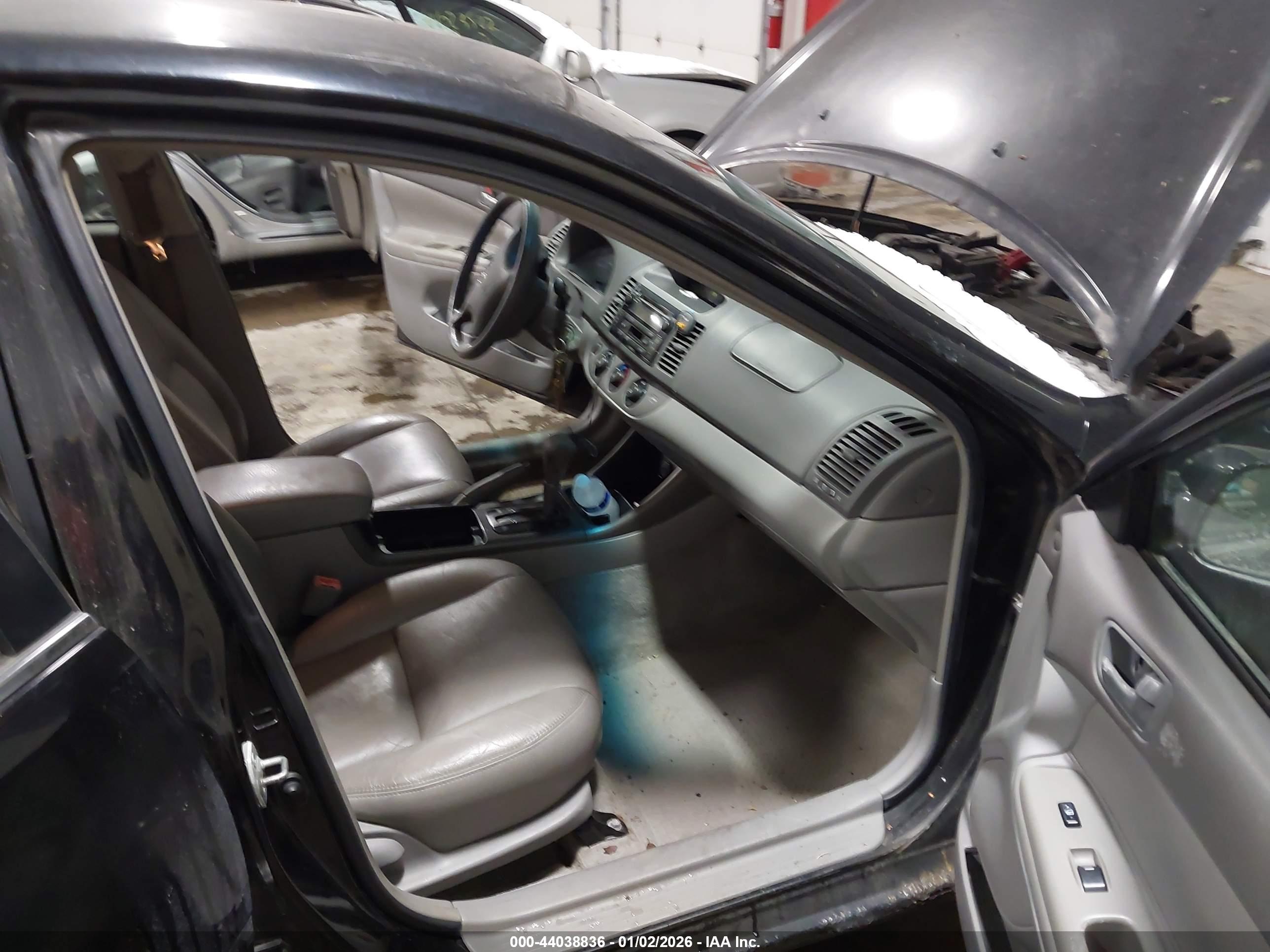 TOYOTA CAMRY image 5