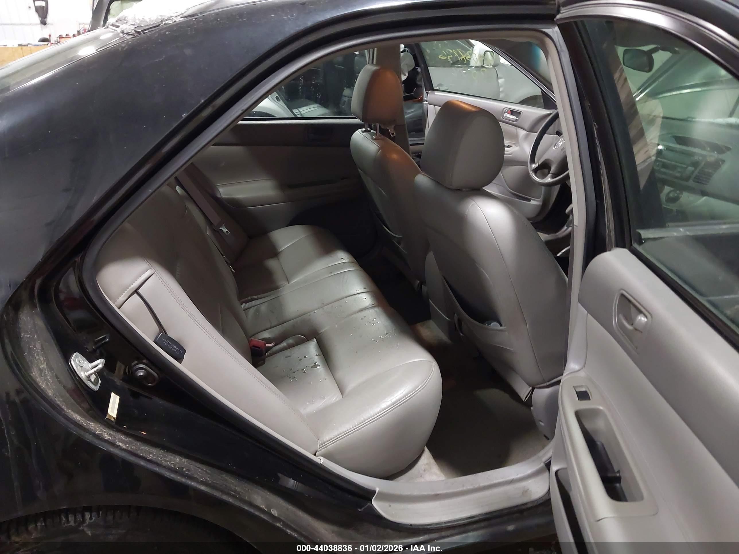 TOYOTA CAMRY image 8