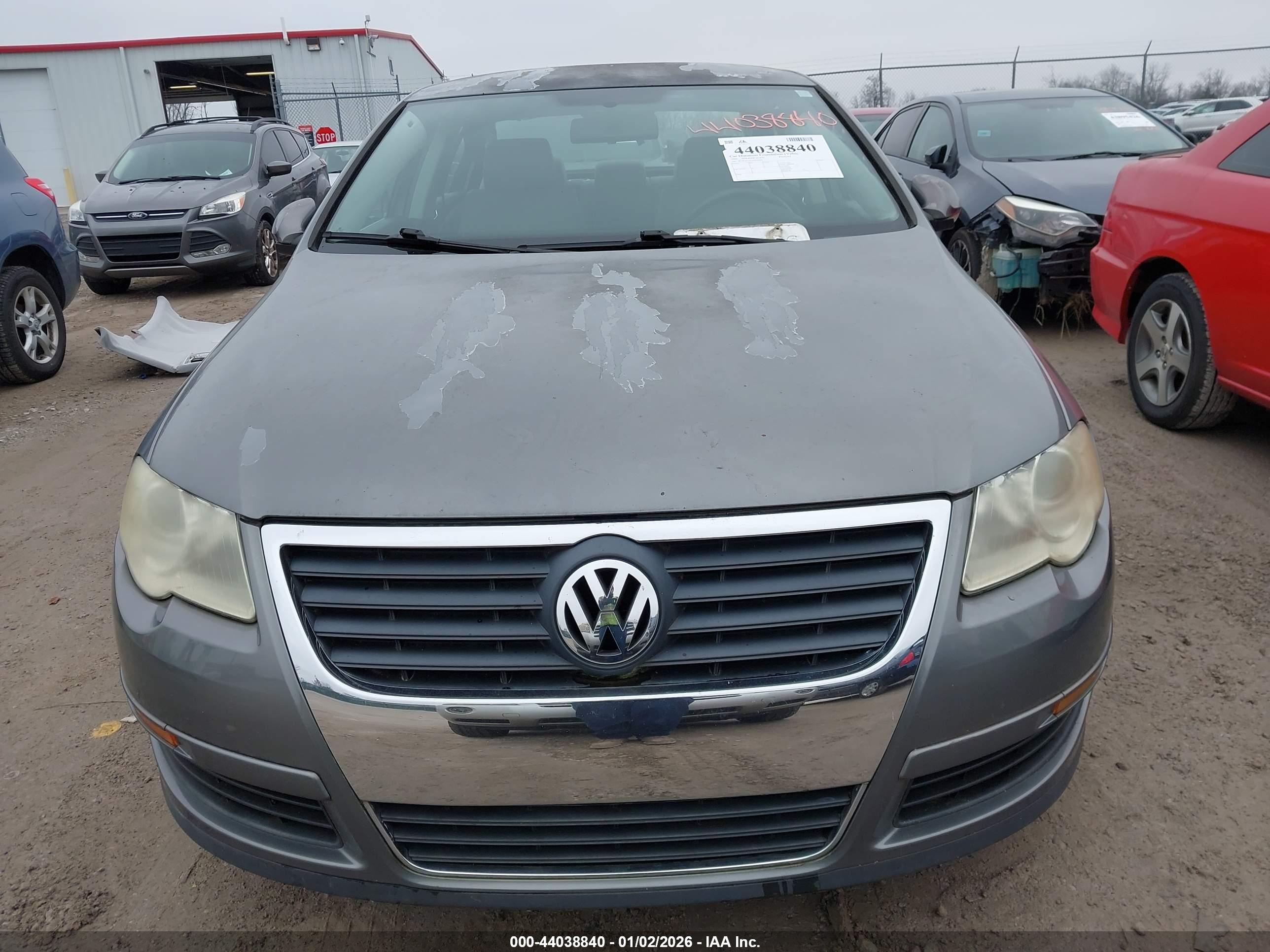 VOLKSWAGEN PASSAT image 6