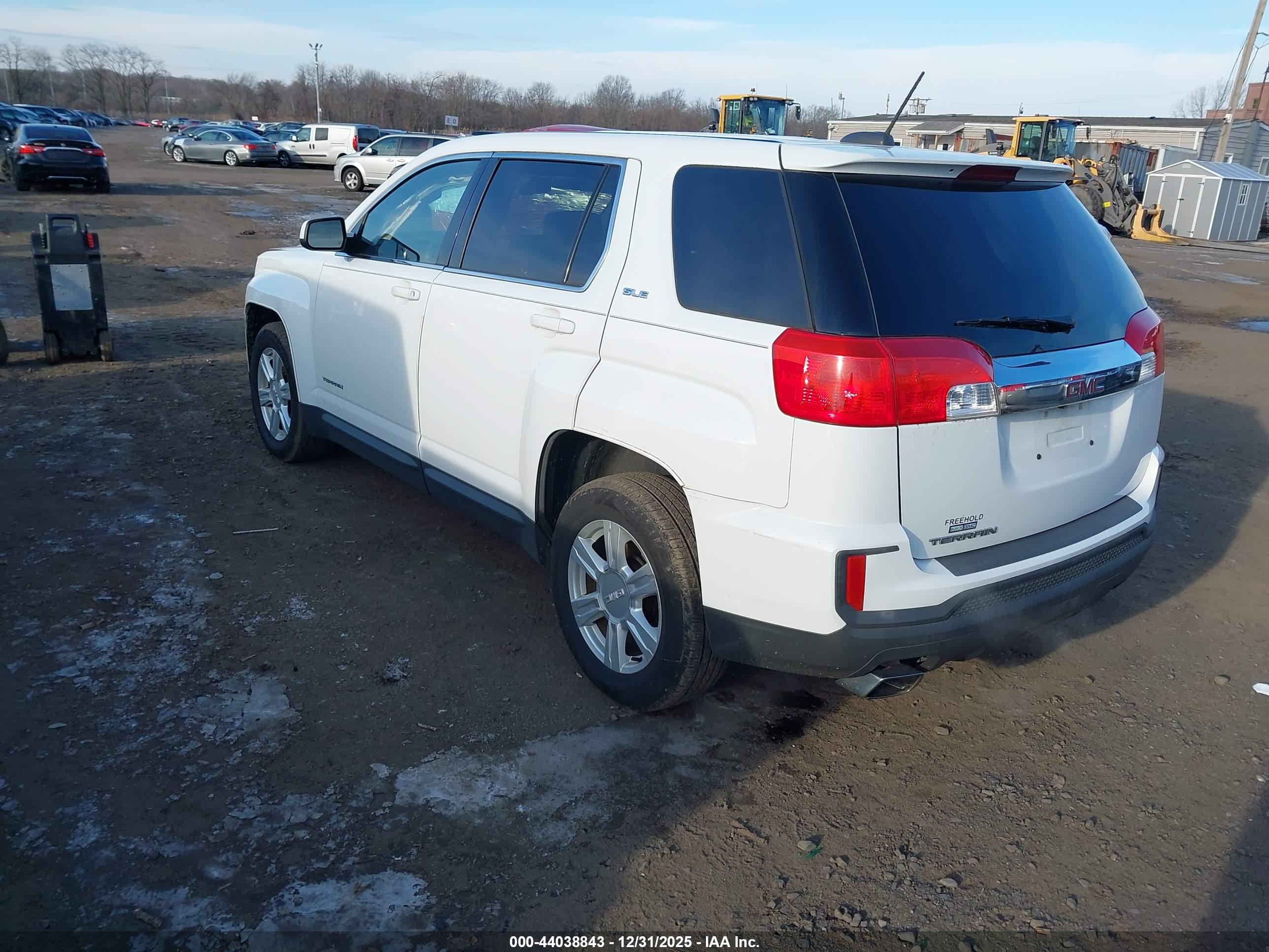 GMC TERRAIN image 3