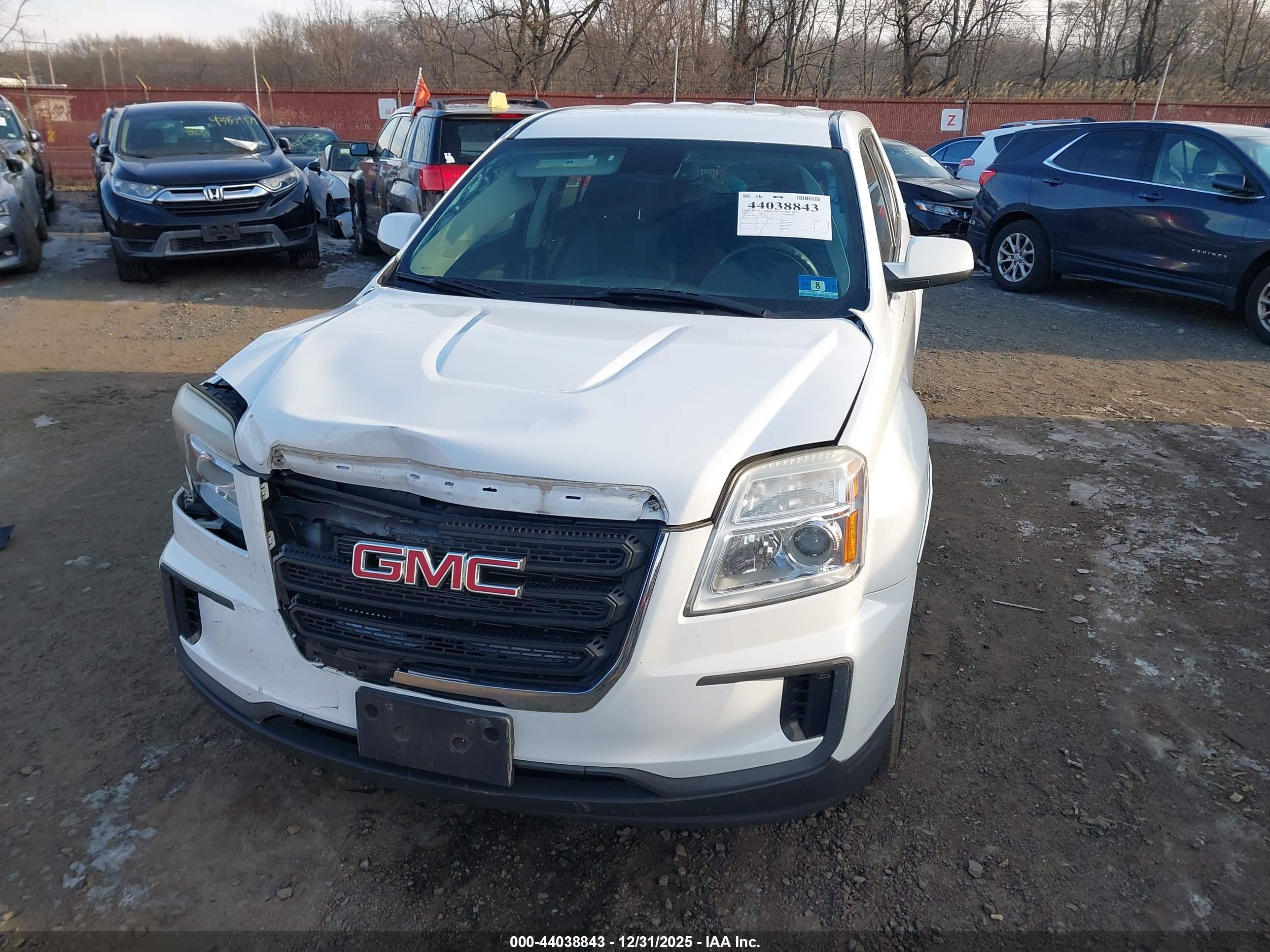 GMC TERRAIN image 6