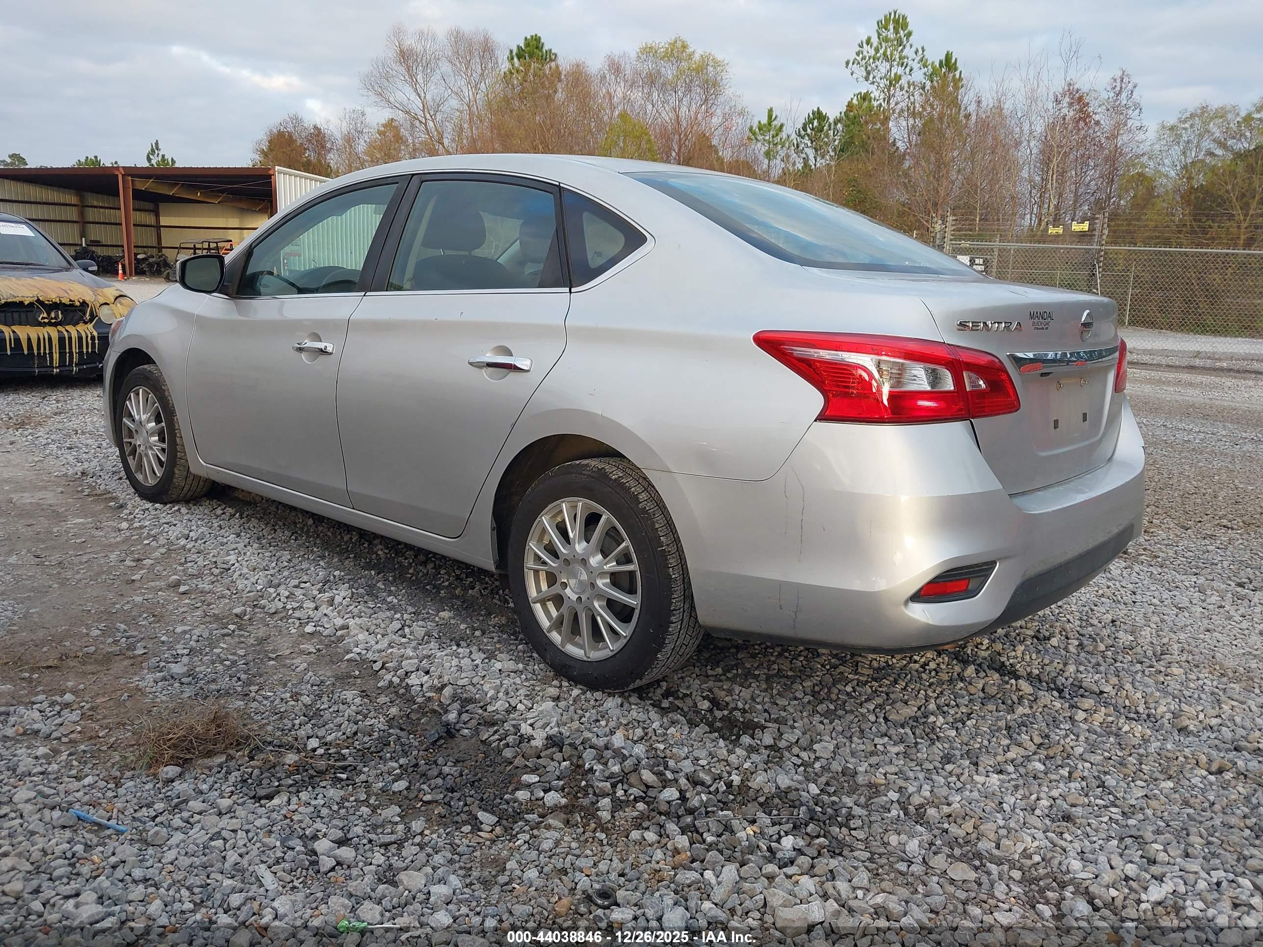 NISSAN SENTRA image 3