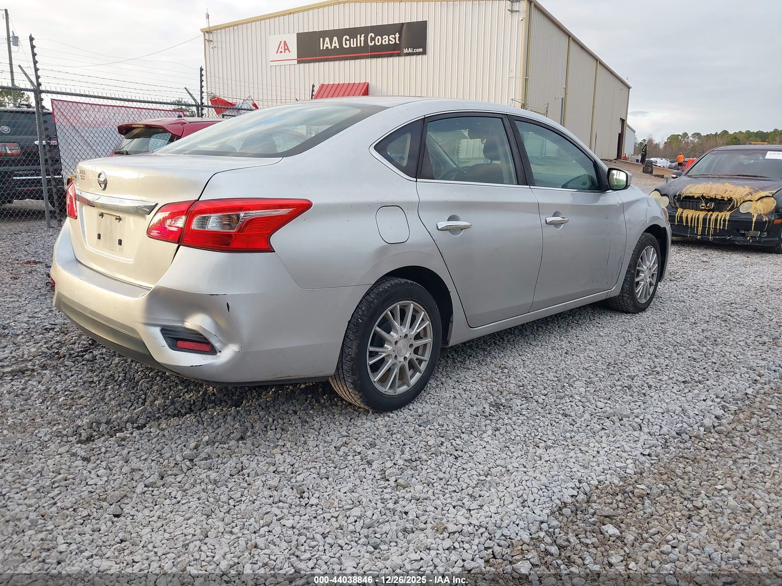 NISSAN SENTRA image 4