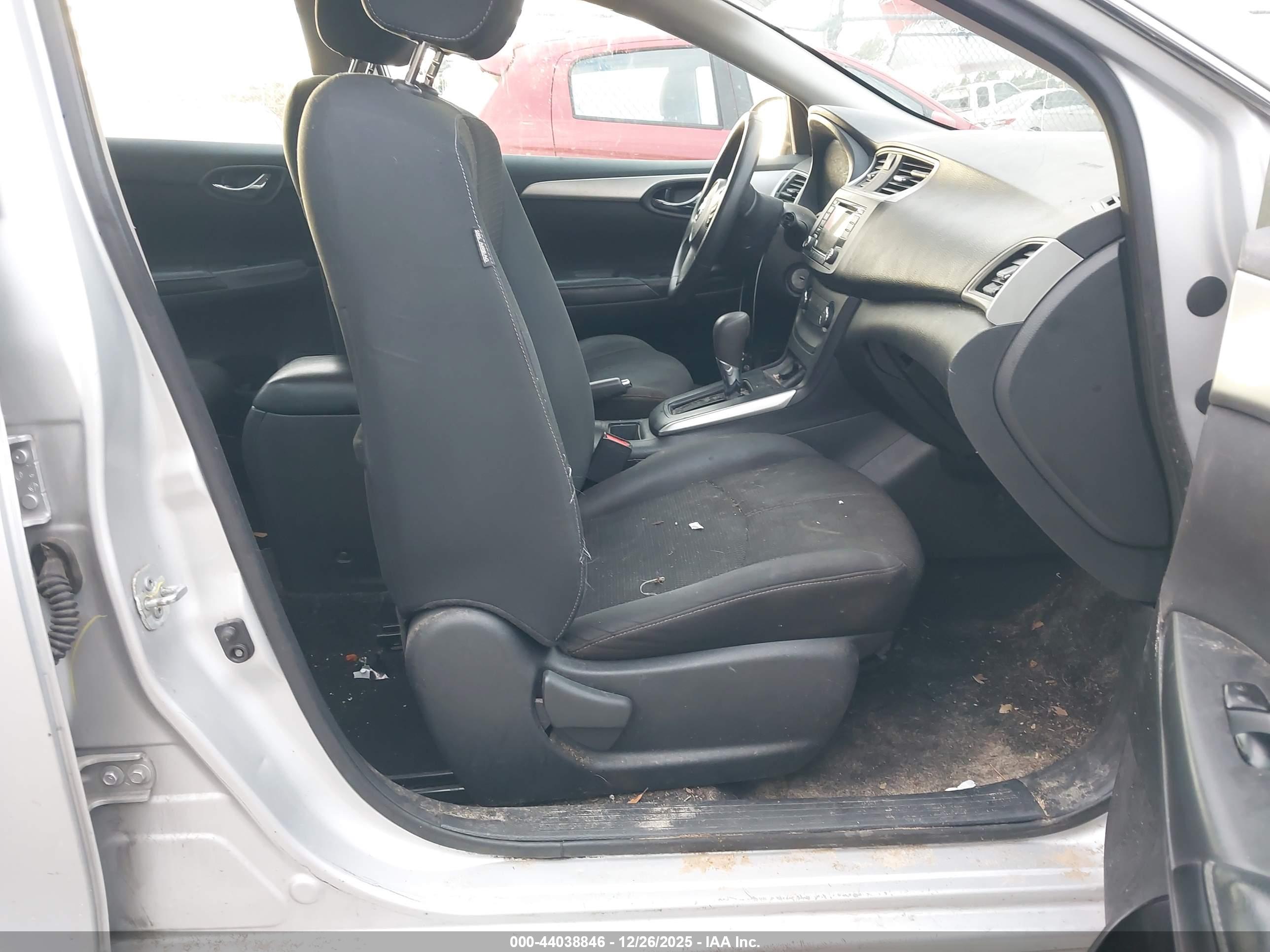 NISSAN SENTRA image 5