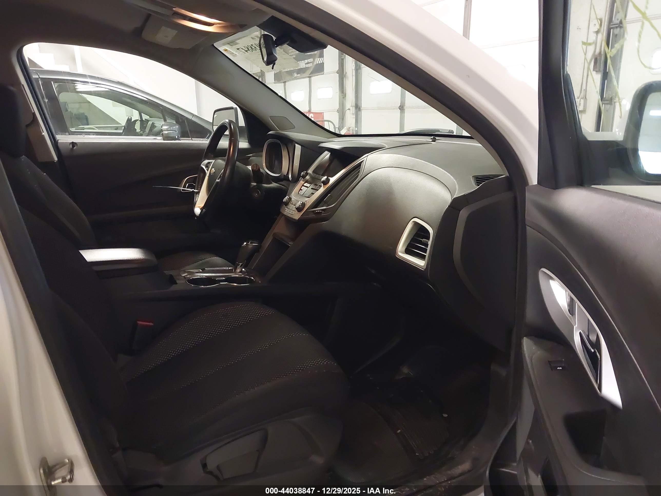 CHEVROLET EQUINOX image 5