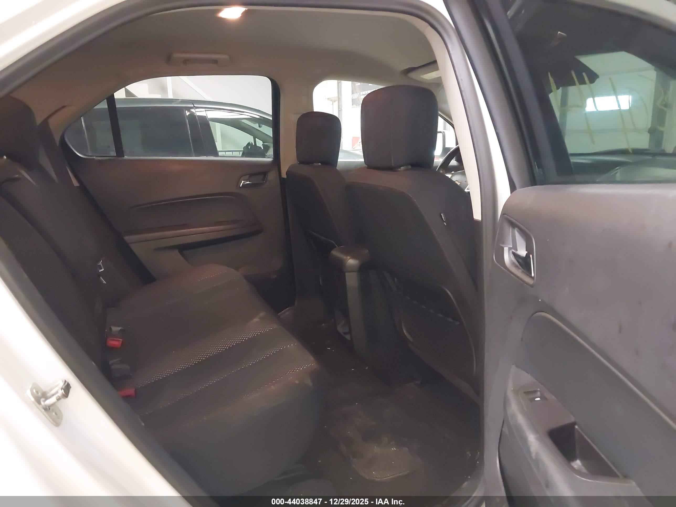 CHEVROLET EQUINOX image 8