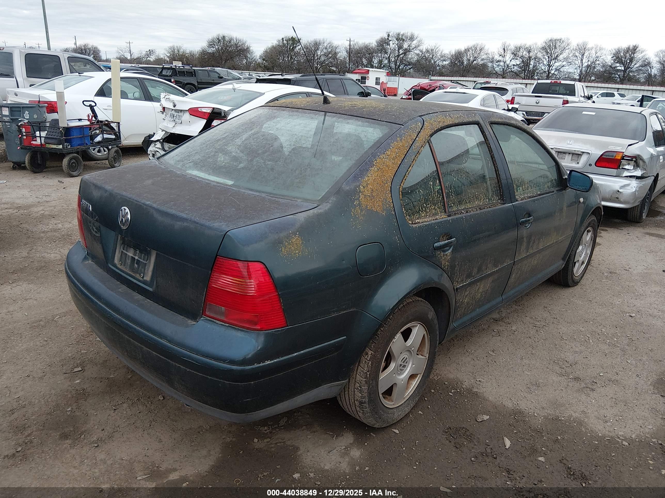 VOLKSWAGEN JETTA image 4