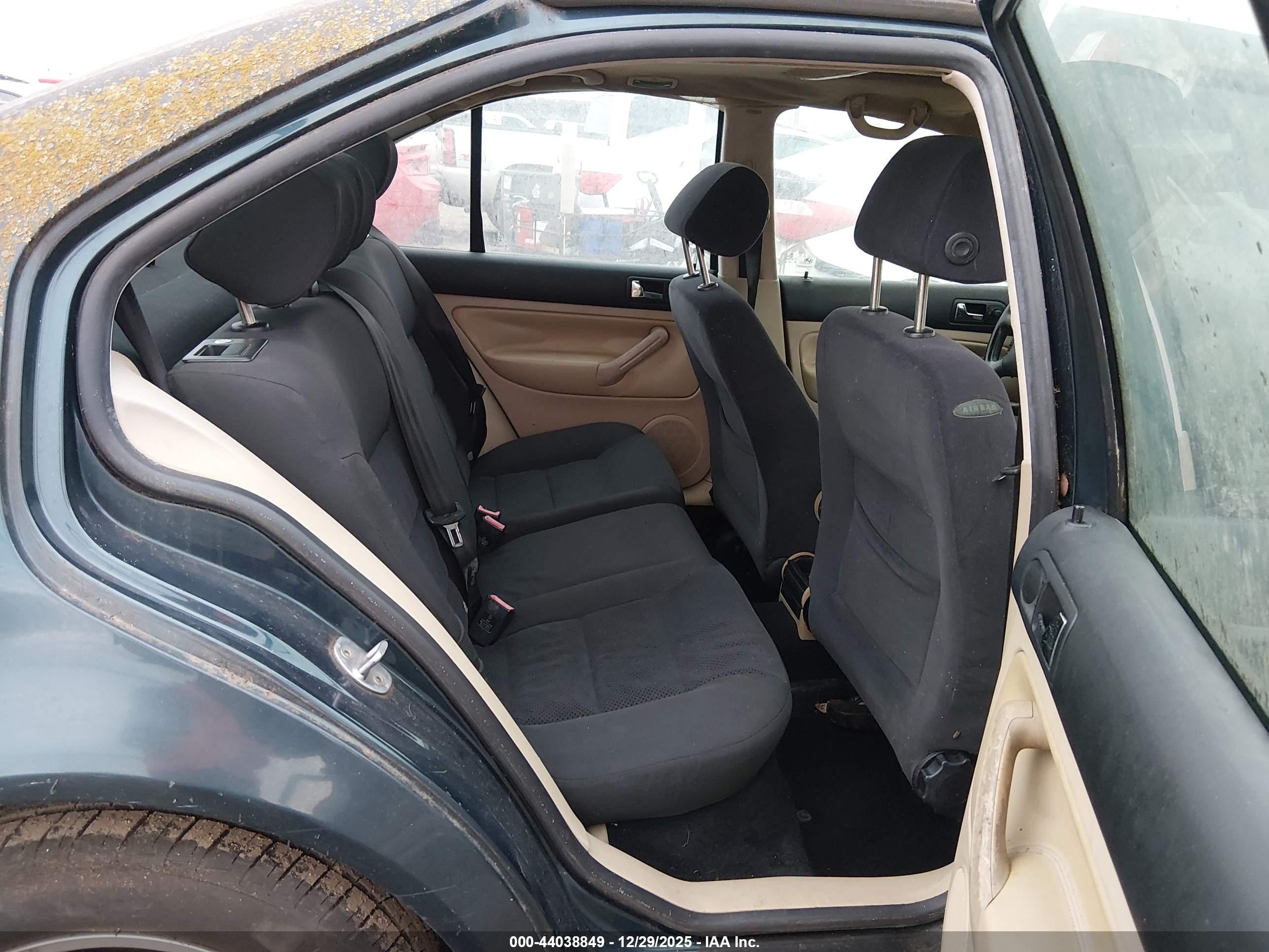 VOLKSWAGEN JETTA image 8