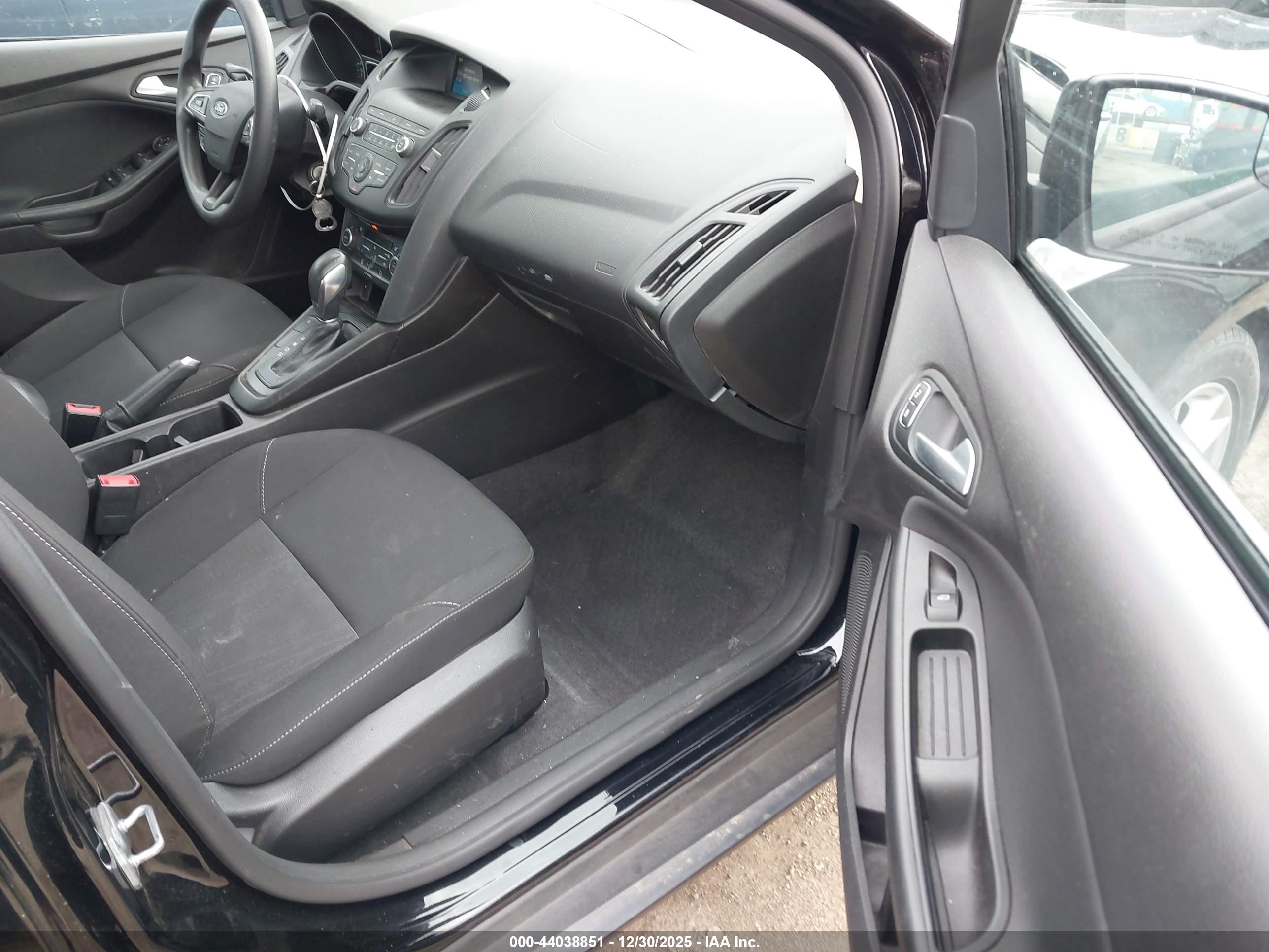 FORD FOCUS image 5
