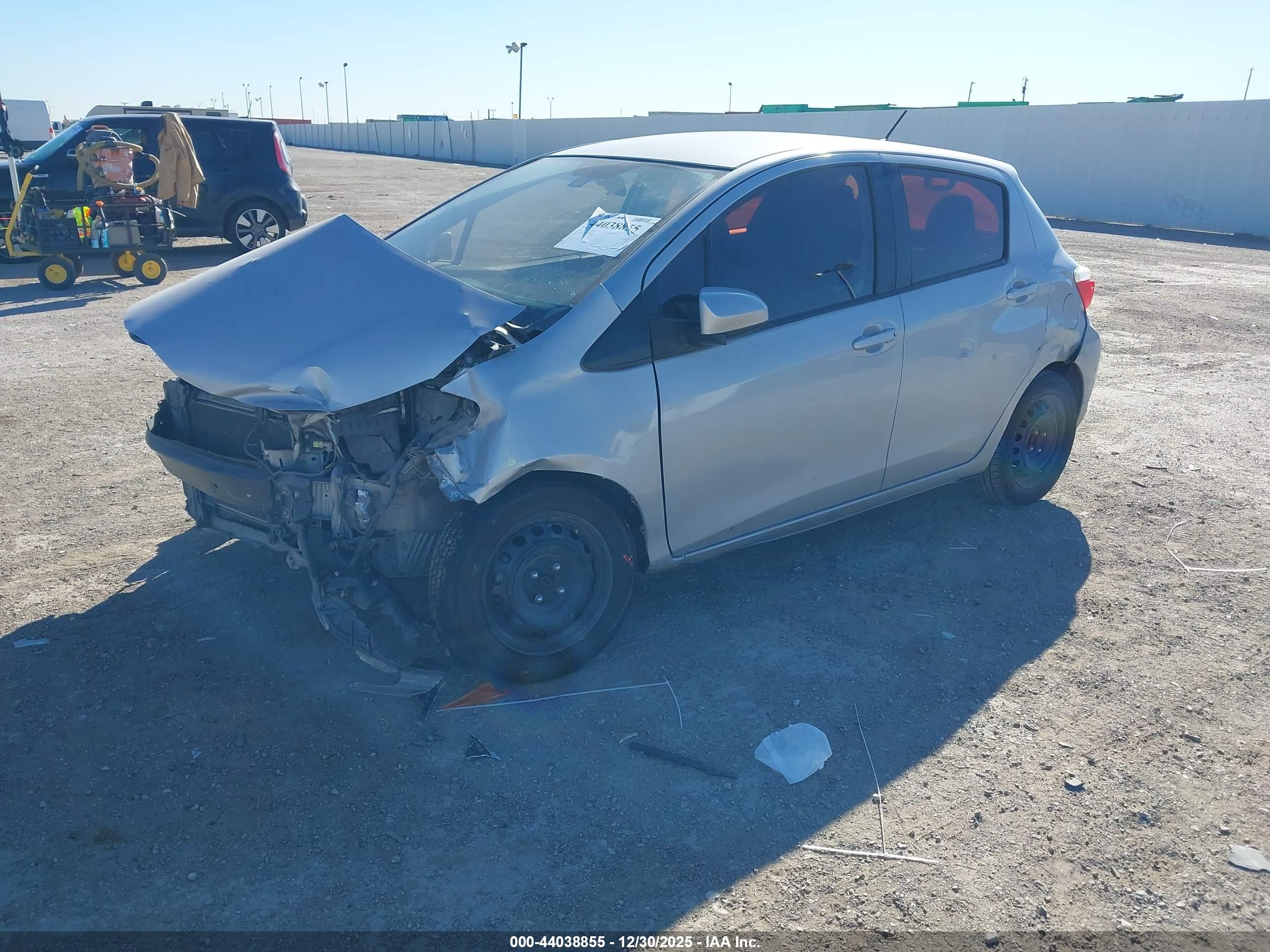 TOYOTA YARIS image 2