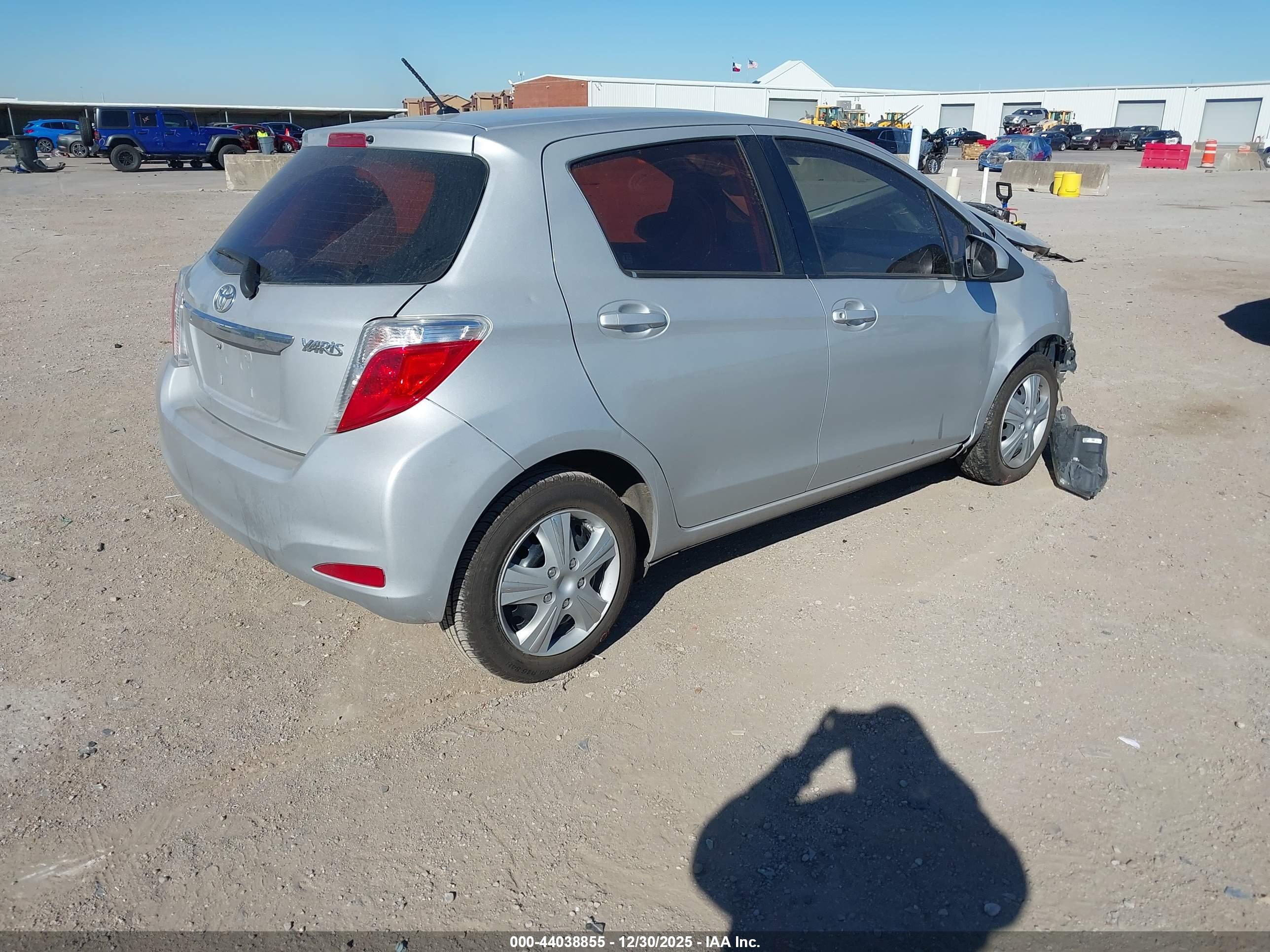 TOYOTA YARIS image 4